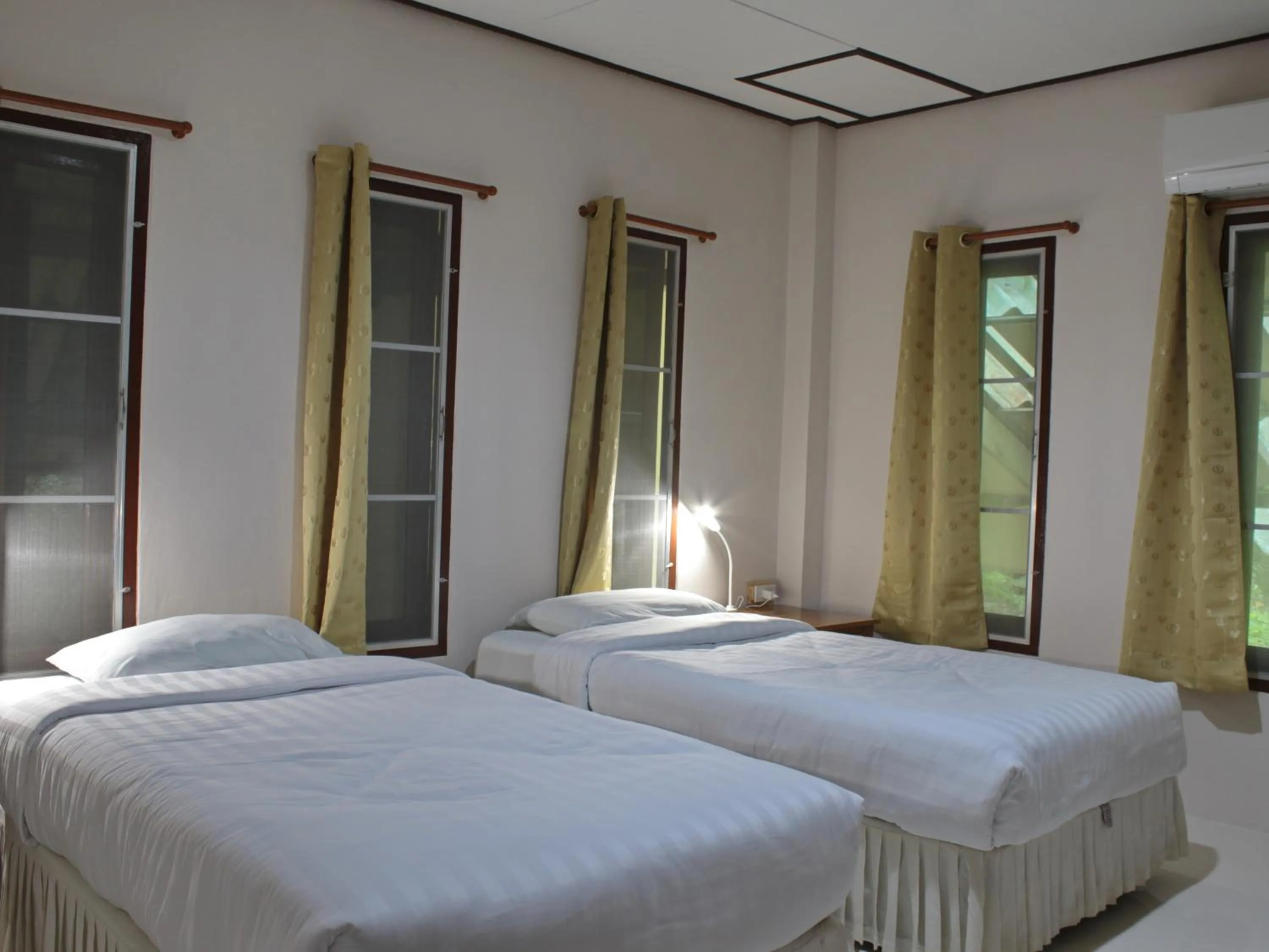 Bed in Baan Maka Nature Lodge