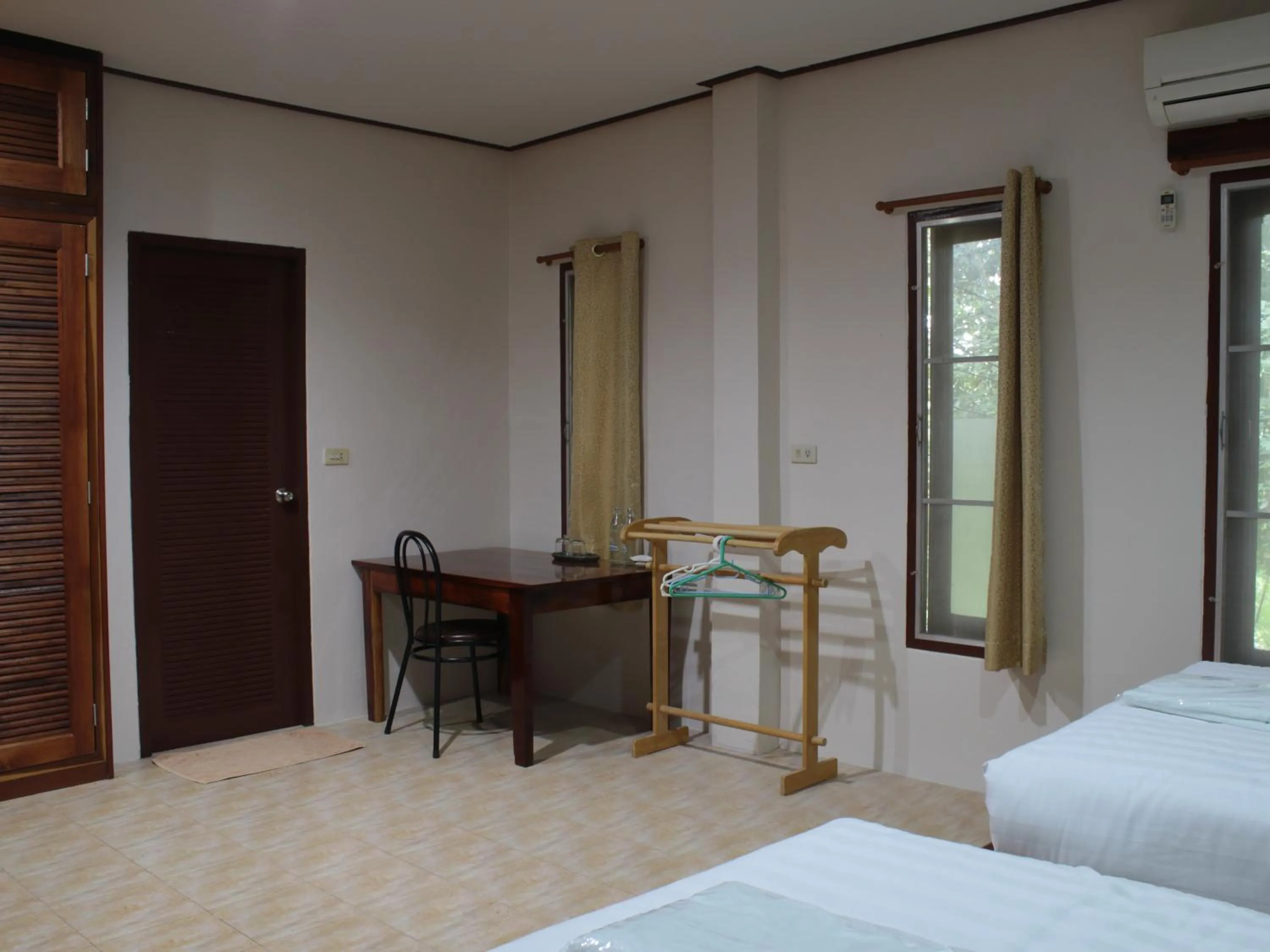 Bed in Baan Maka Nature Lodge