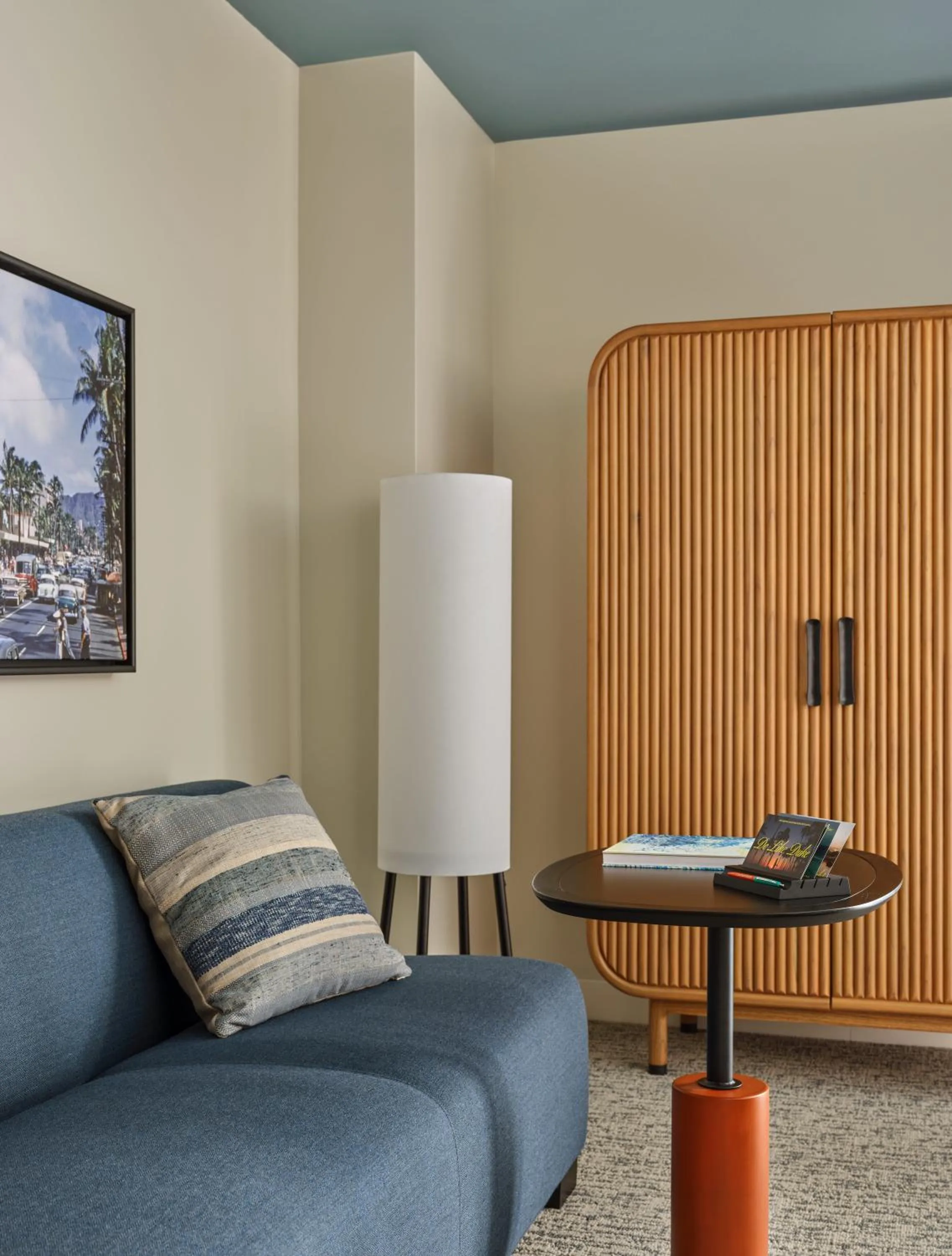 Living room in Romer House Waikiki