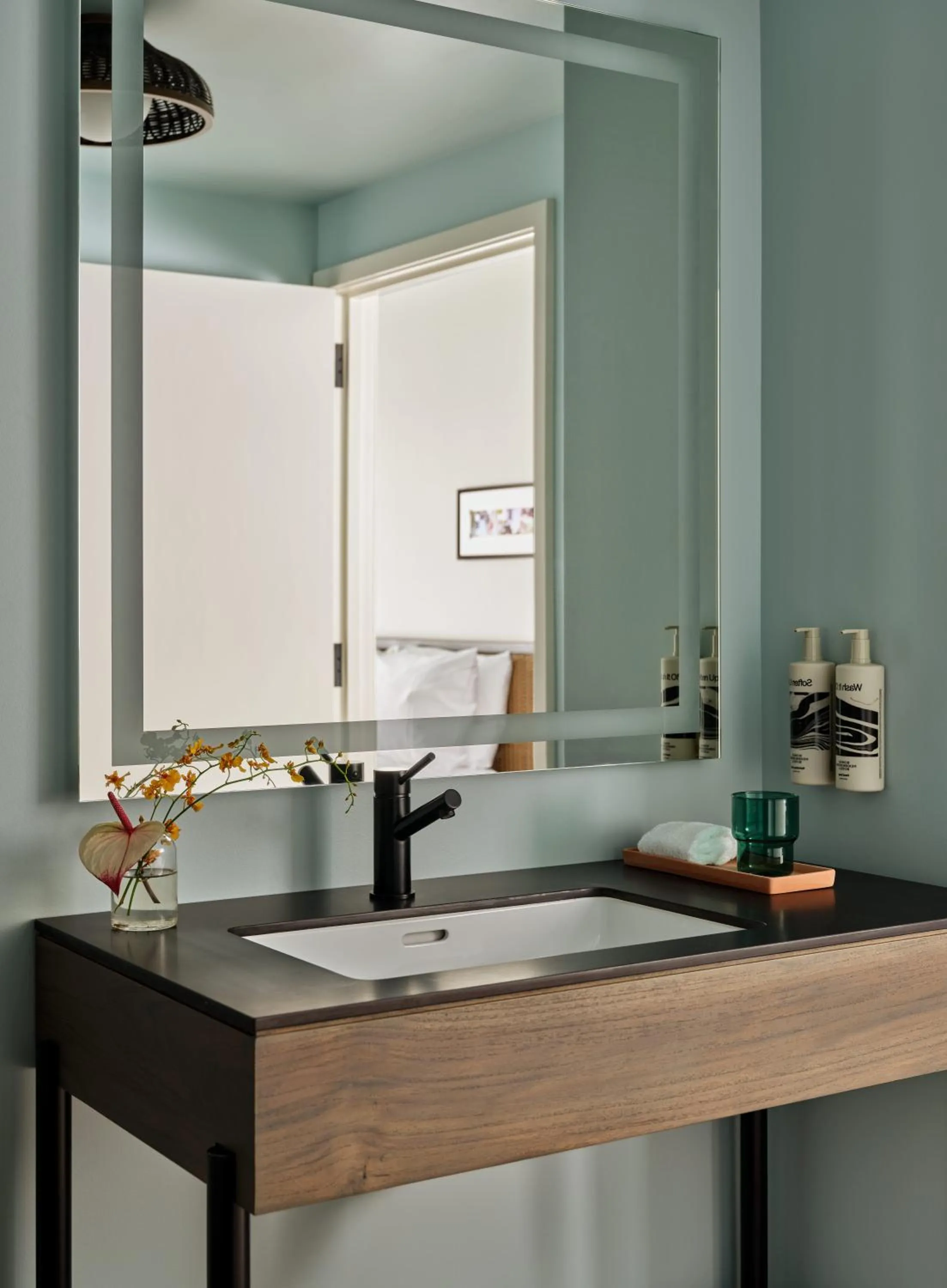 Bathroom in Romer House Waikiki