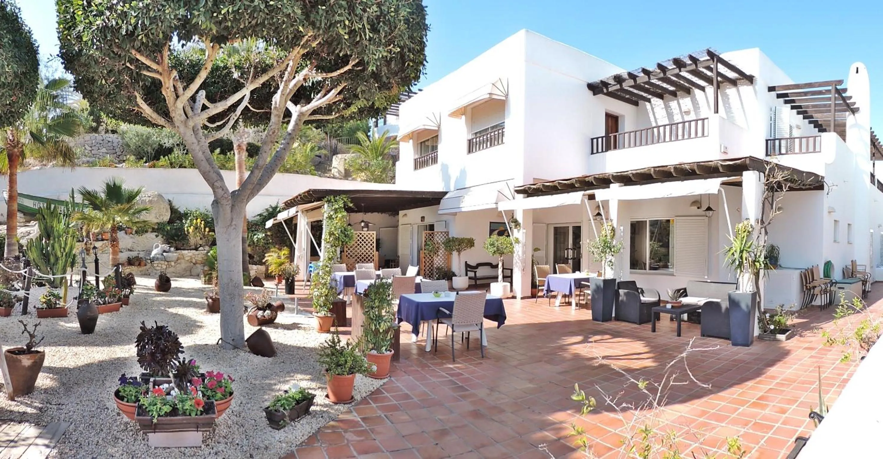 Facade/entrance in Hotel las Calas