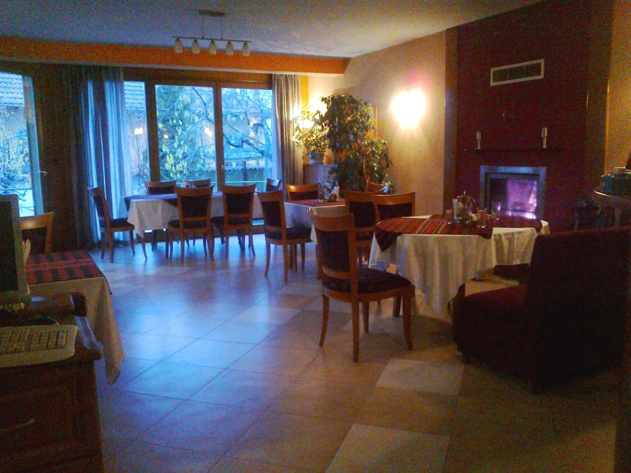 Restaurant/places to eat in Family Hotel Sonata