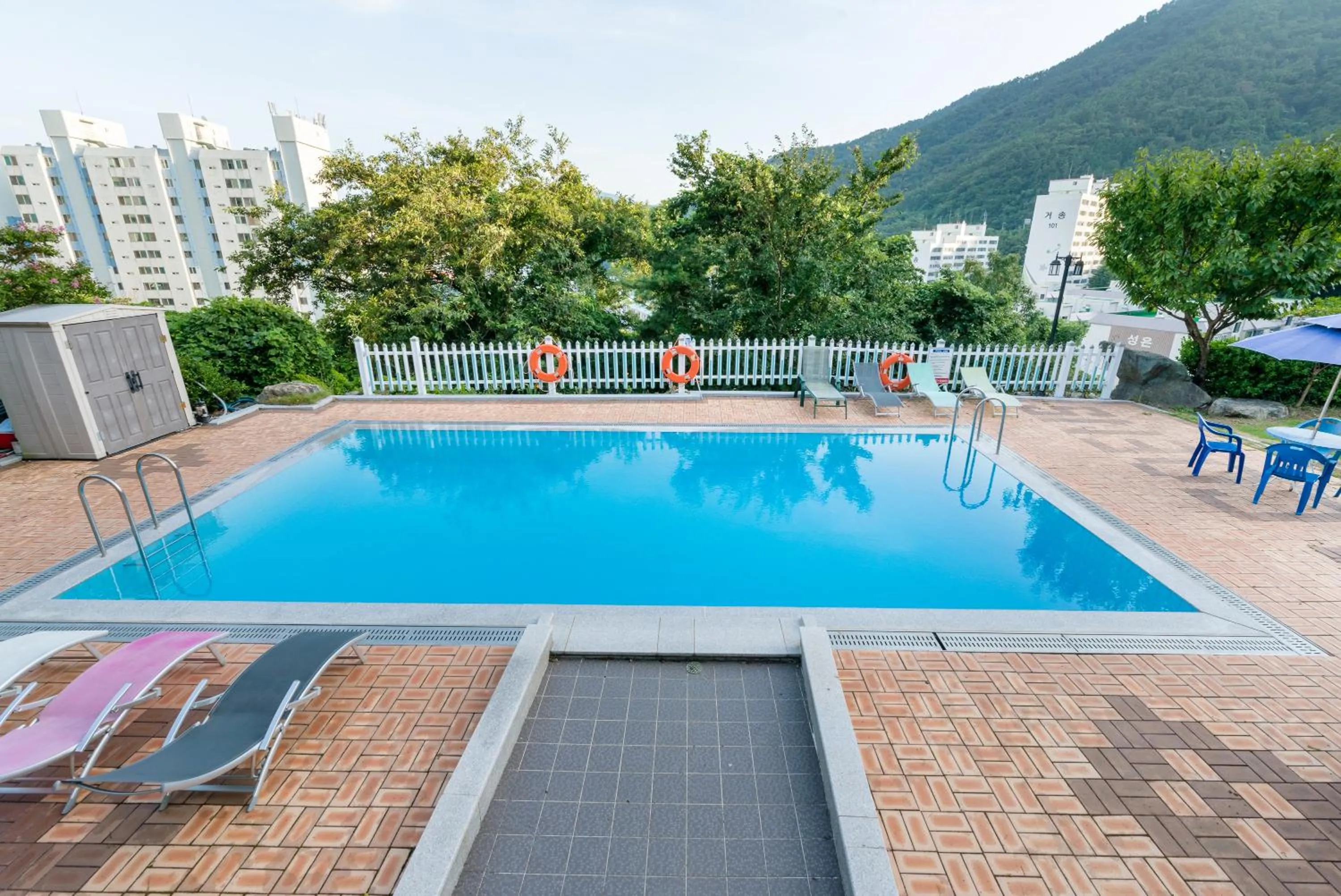 Property building in Home Fourest Resort Geoje