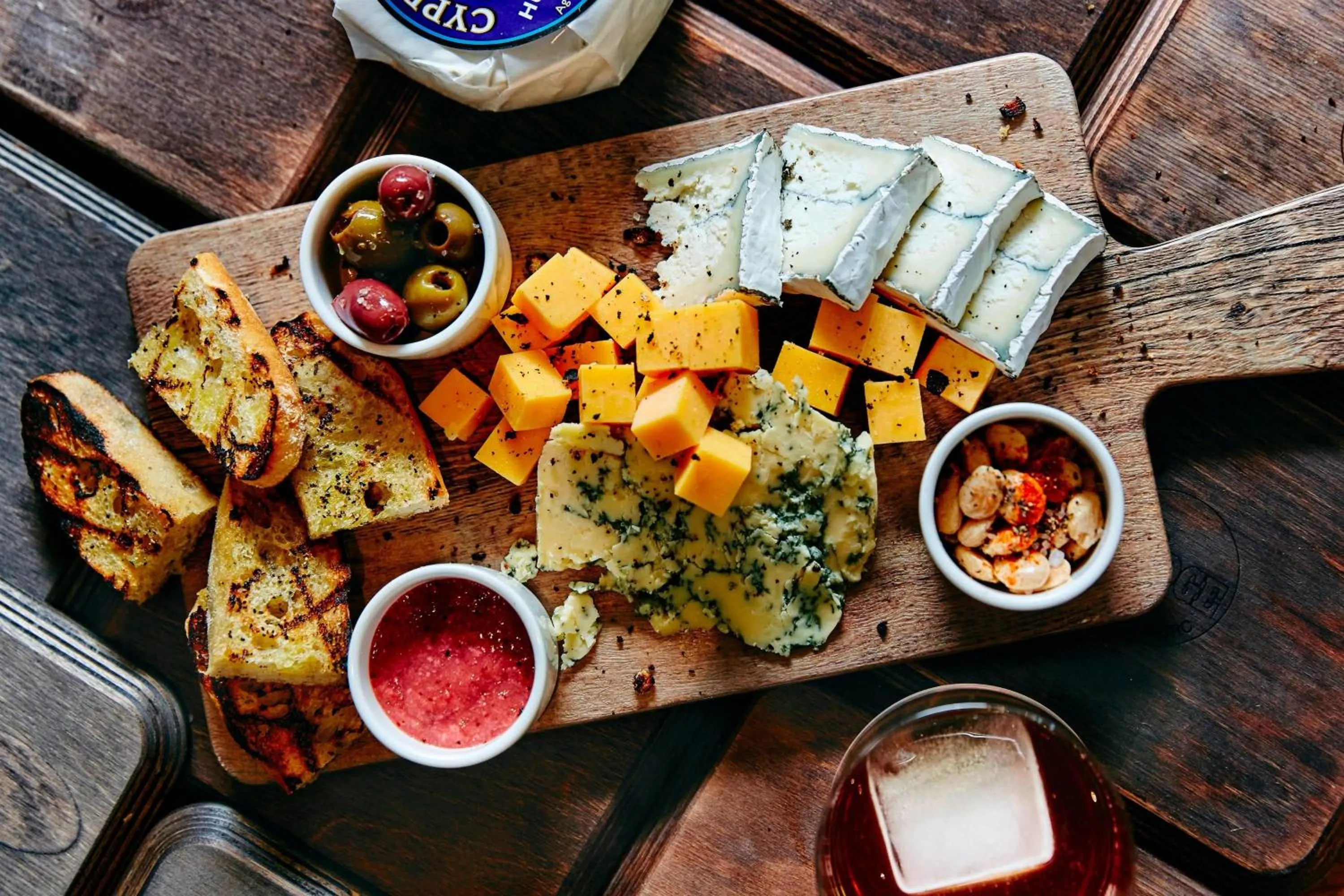 Lounge or bar in Newport Beach Marriott Bayview