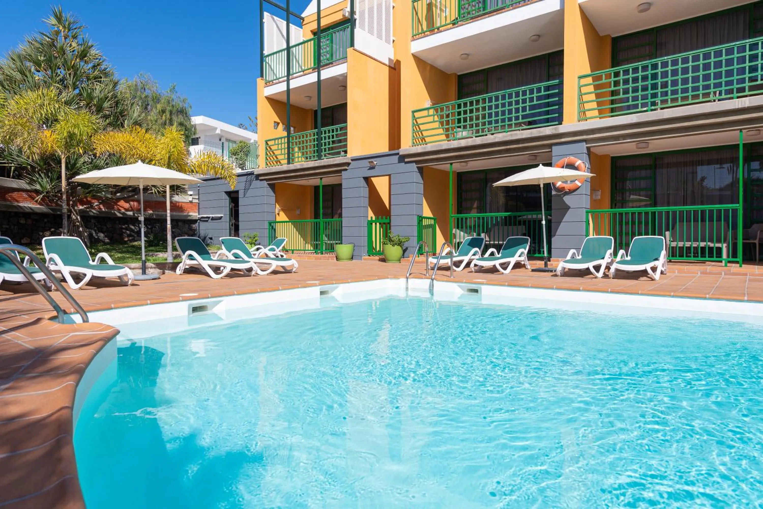 Swimming pool in Apartamentos Cordial Judoca Beach