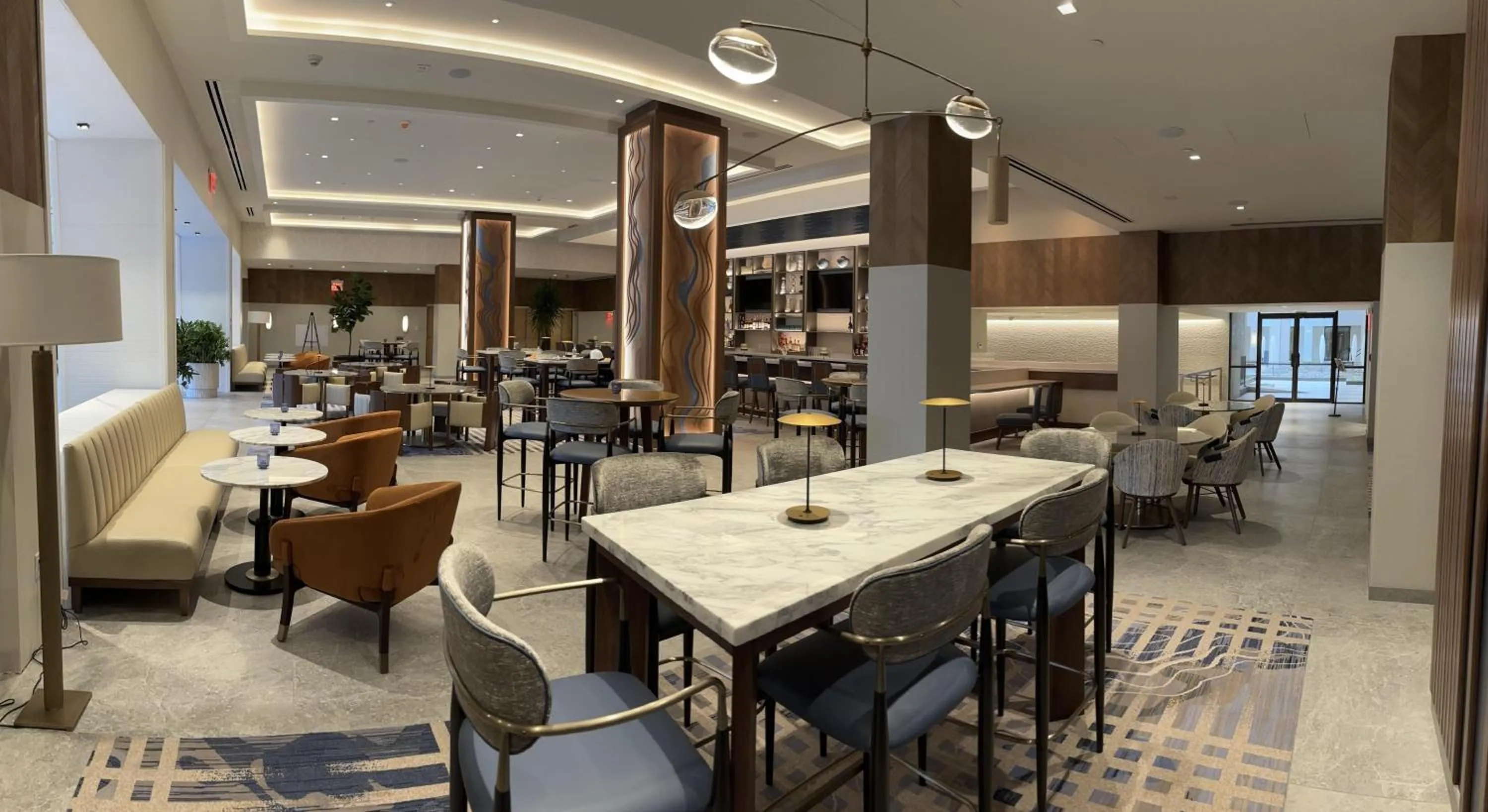 Lounge or bar in Westchester Marriott