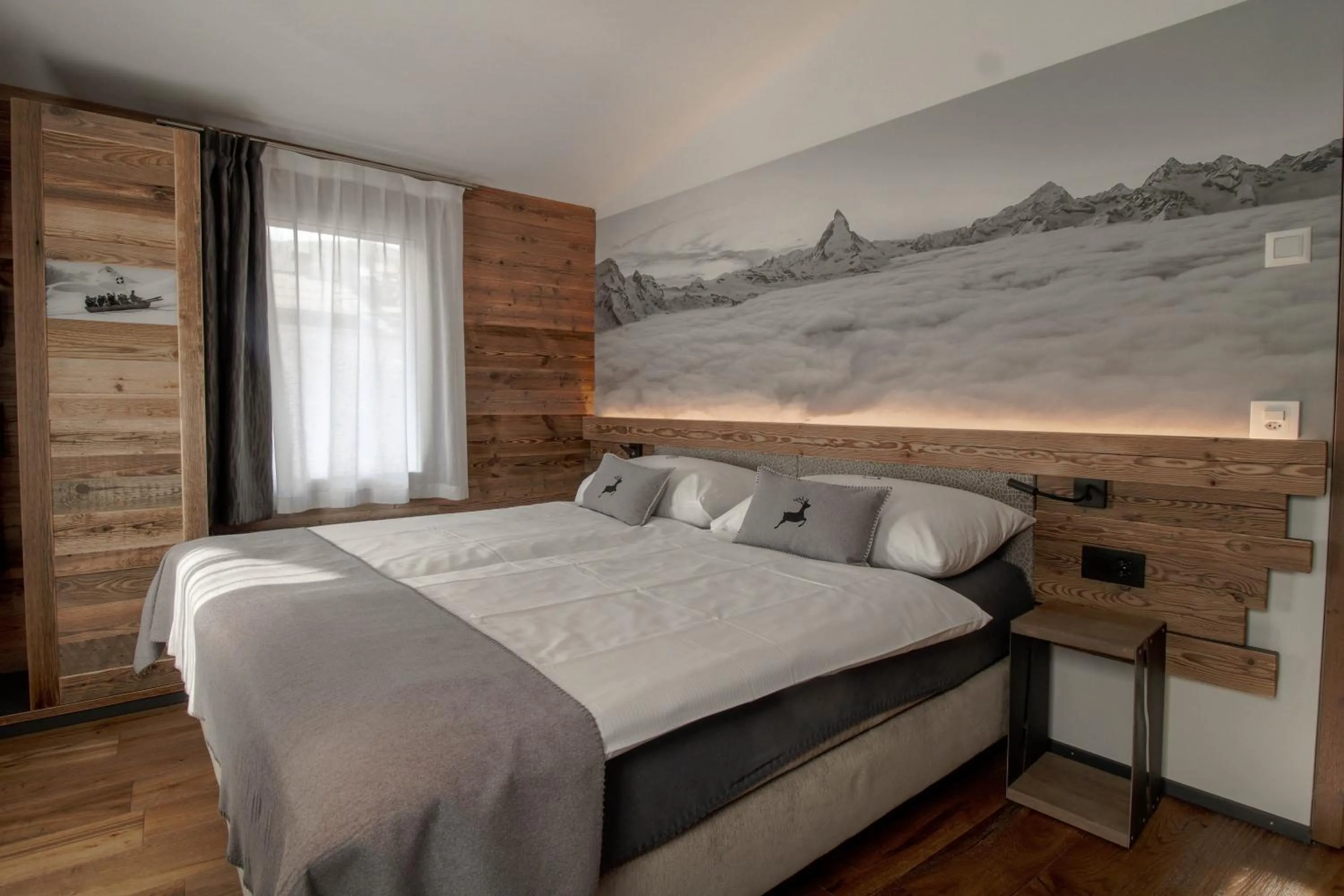 Alpine Lodge
