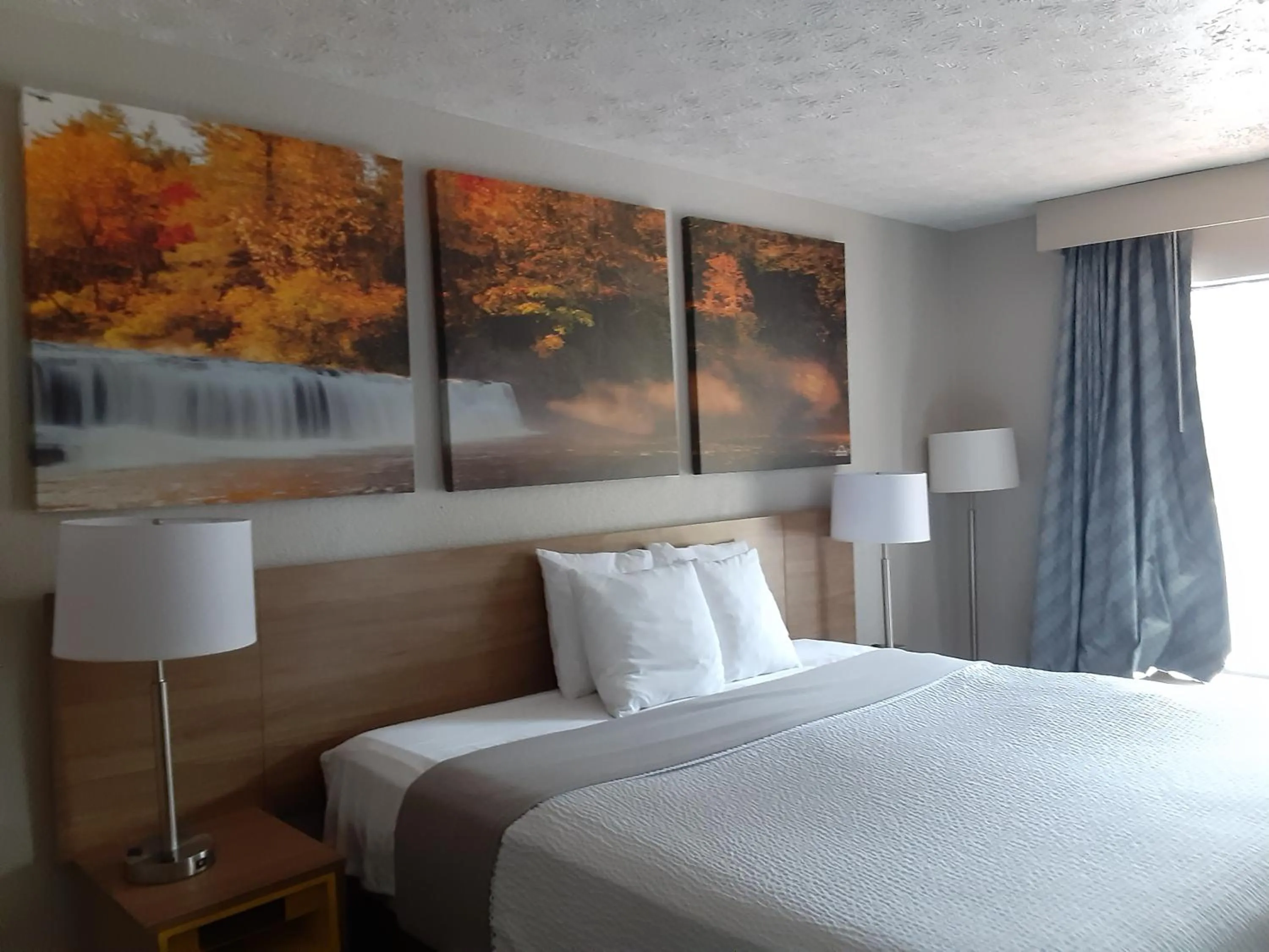 Bed in Days Inn by Wyndham Cookeville