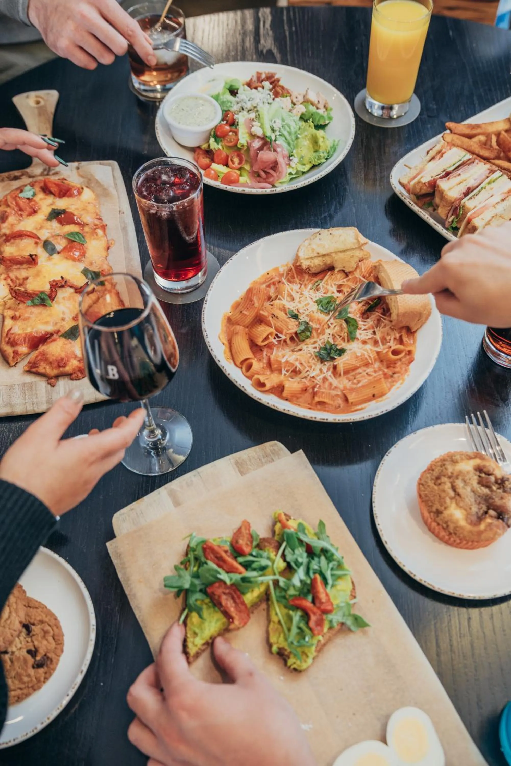 Food and drinks in Courtyard by Marriott West Palm Beach