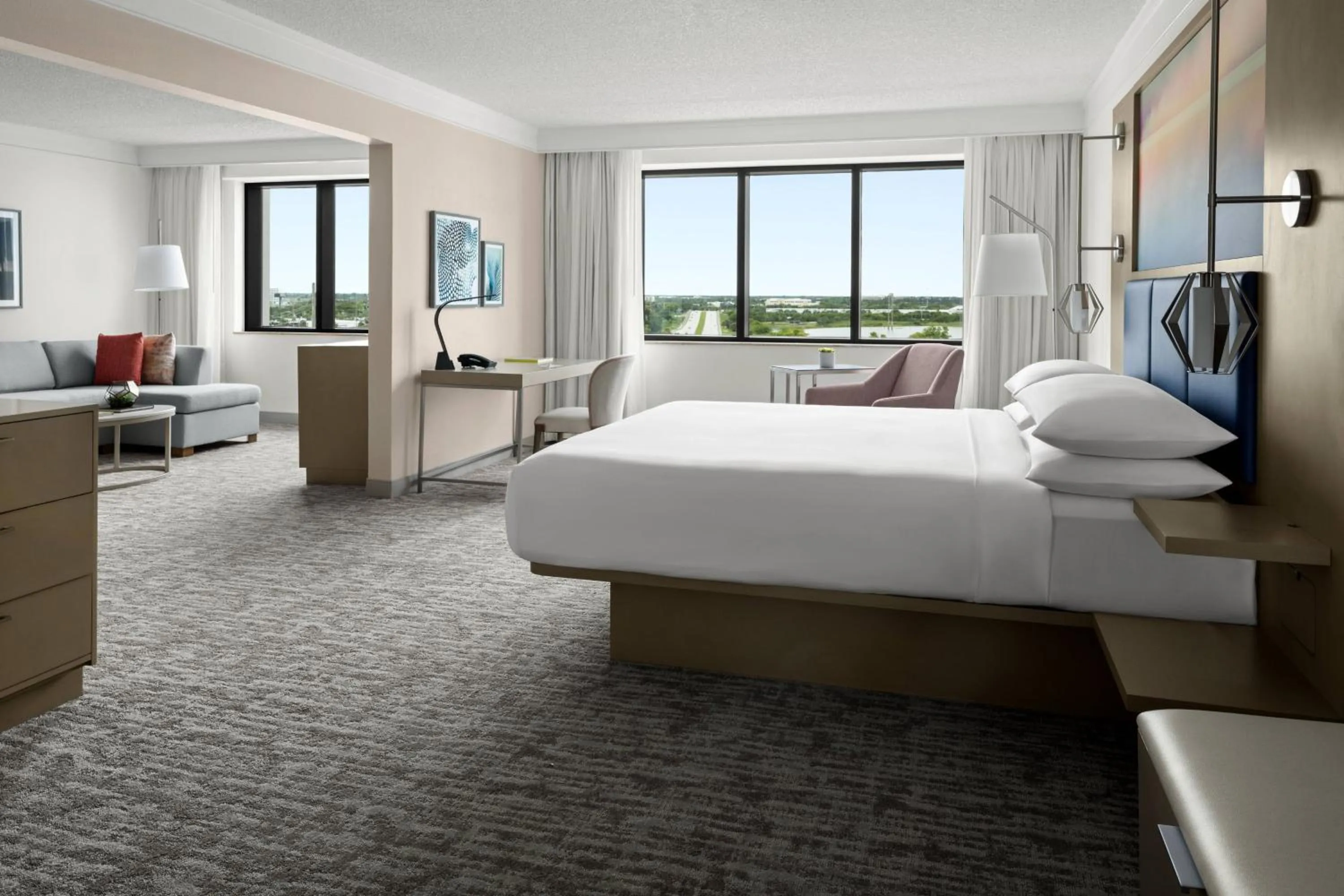 Photo of the whole room, Bed in West Palm Beach Marriott