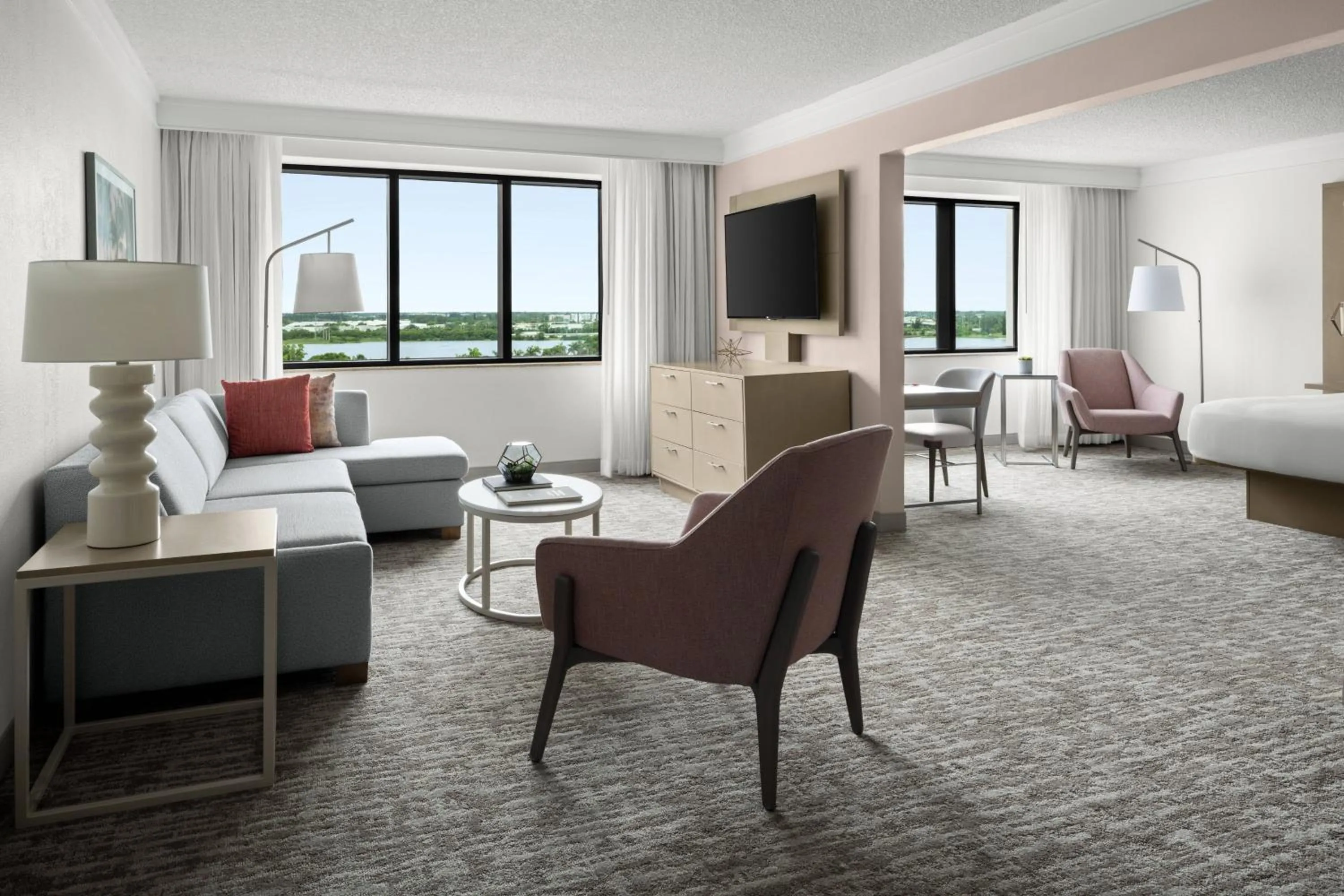 Living room, Bed in West Palm Beach Marriott