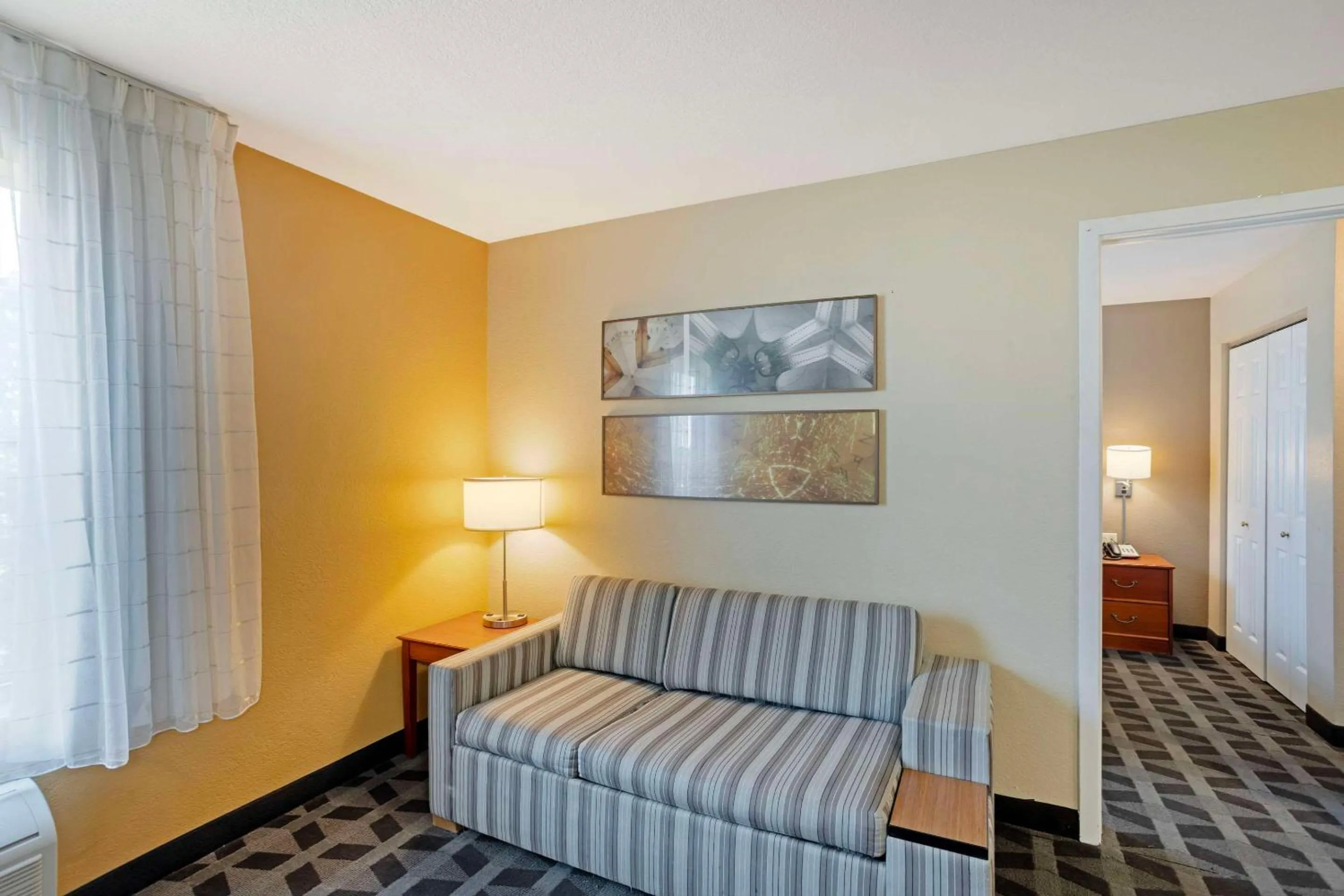 Bedroom in MainStay Suites Mt Laurel - Philadelphia