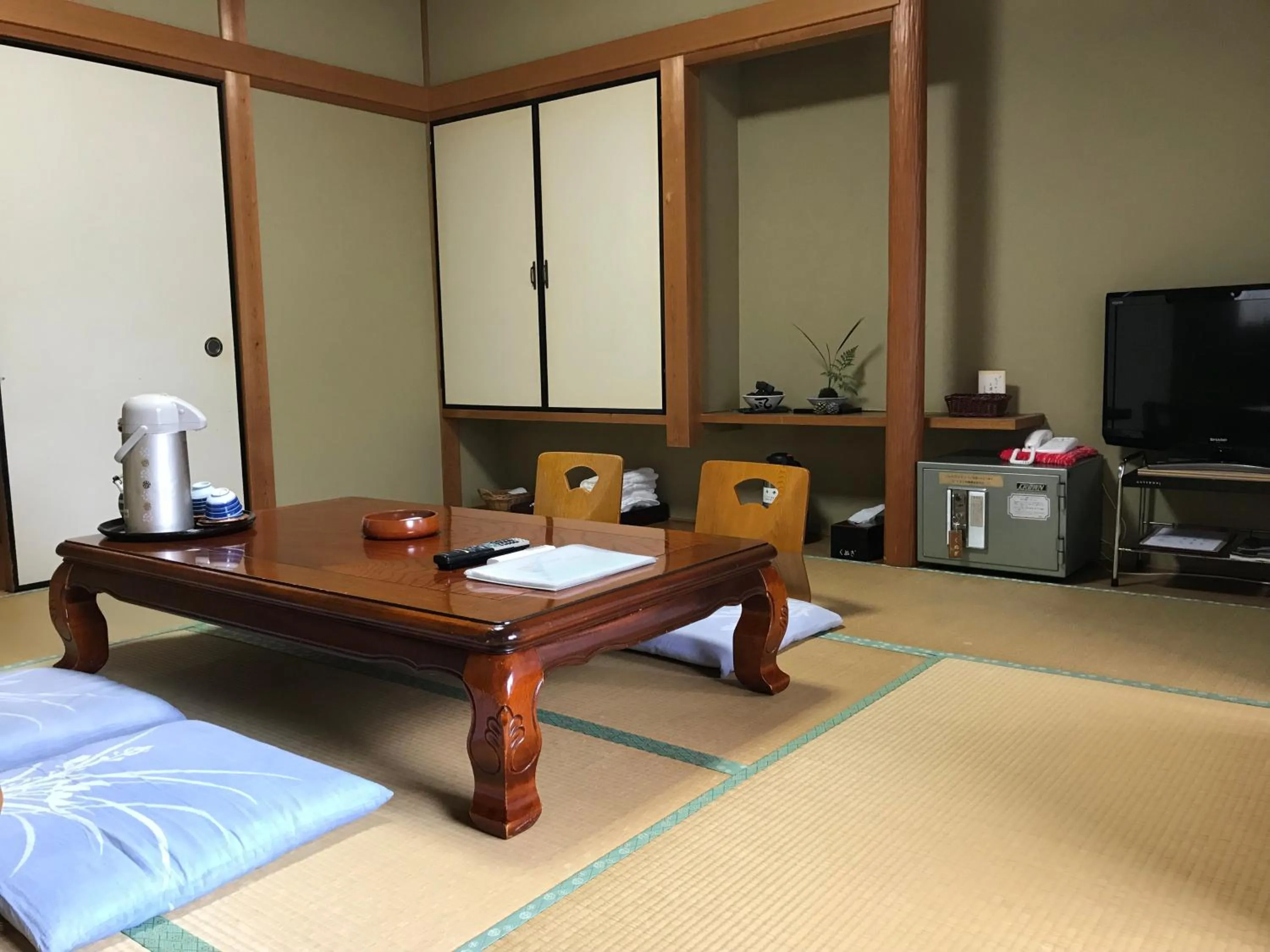 Photo of the whole room in Ryujin Onsen Marui Ryokan