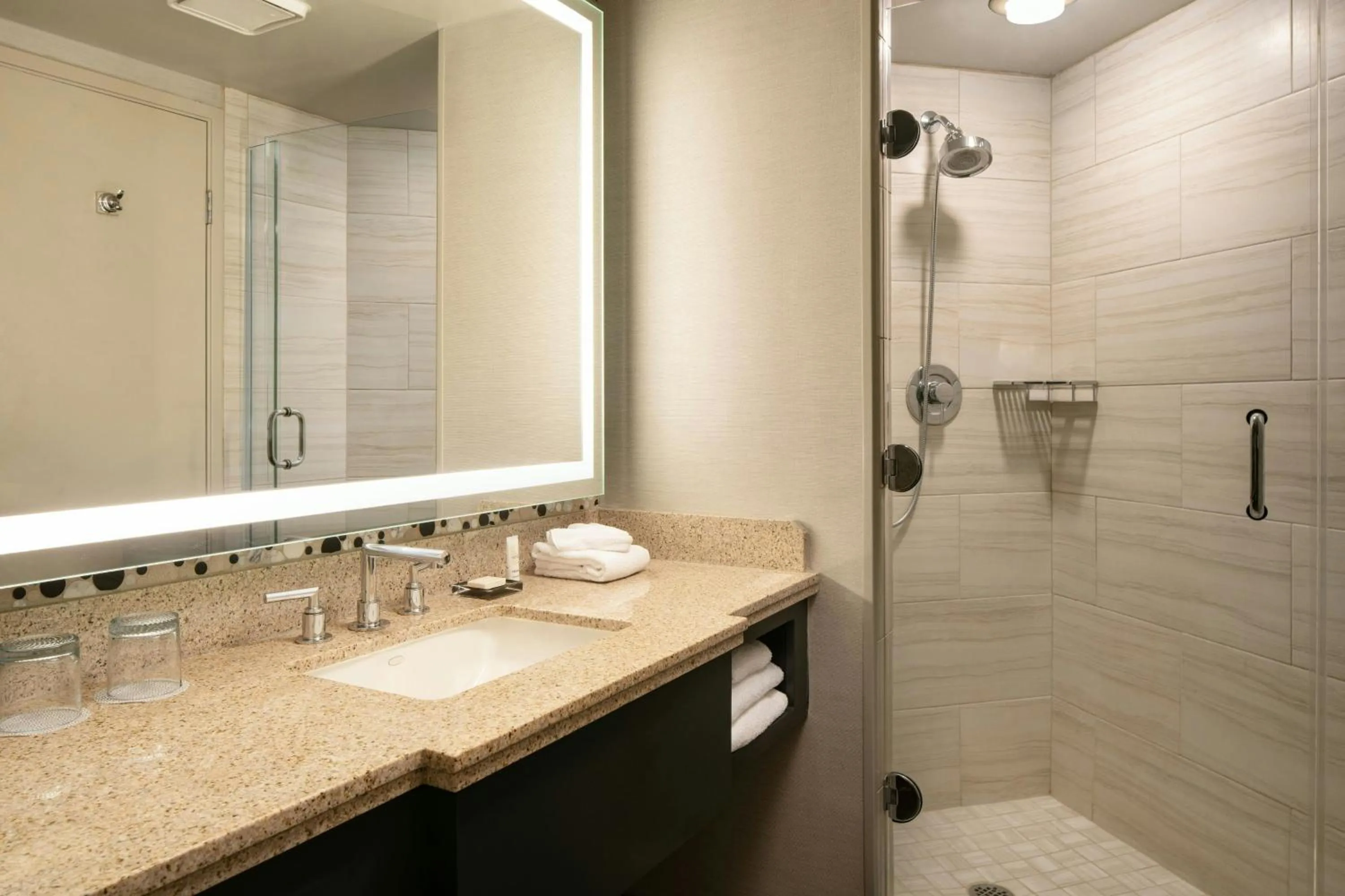 Bathroom in Portland Marriott Downtown Waterfront