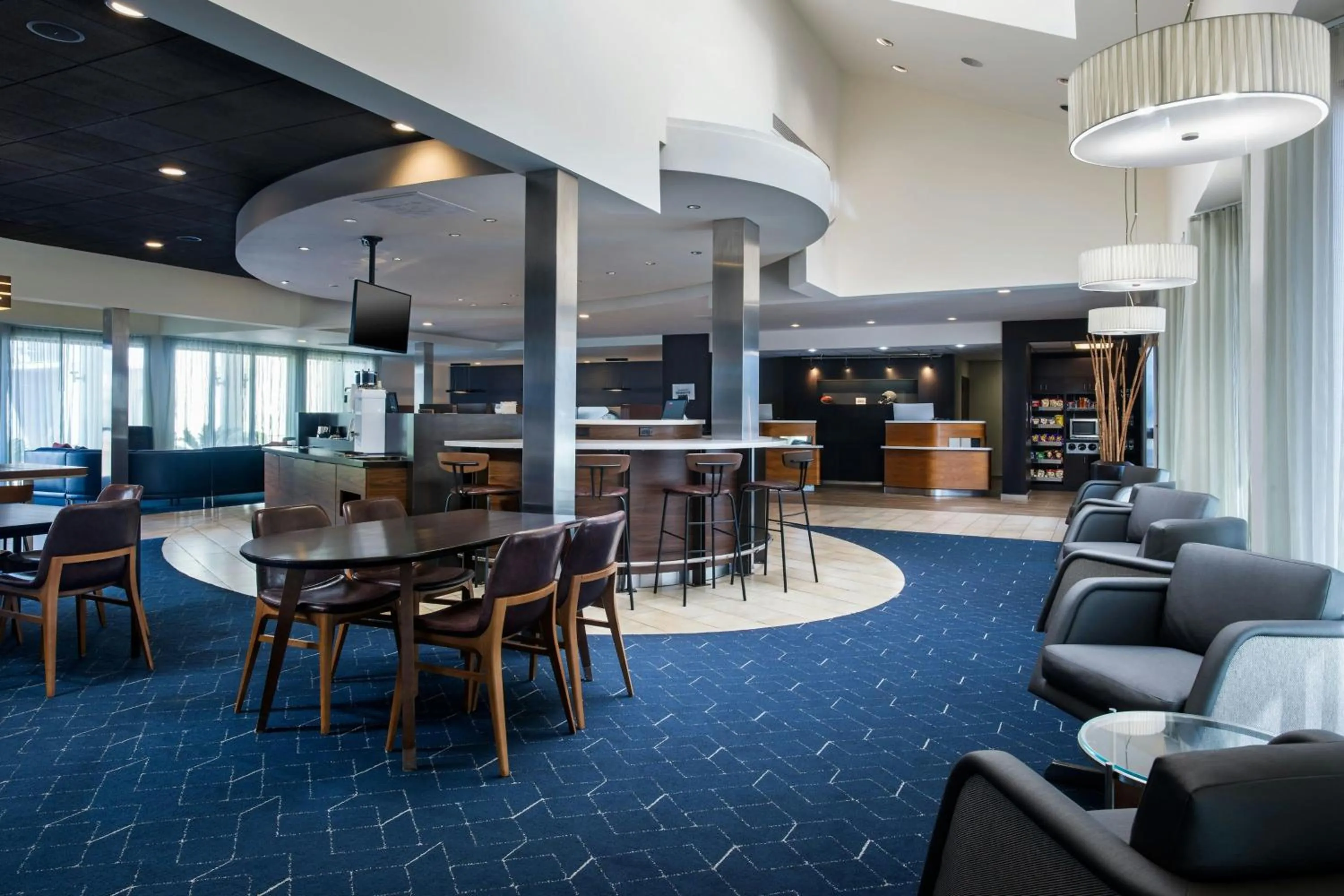 Lobby or reception in Courtyard by Marriott Phoenix Airport