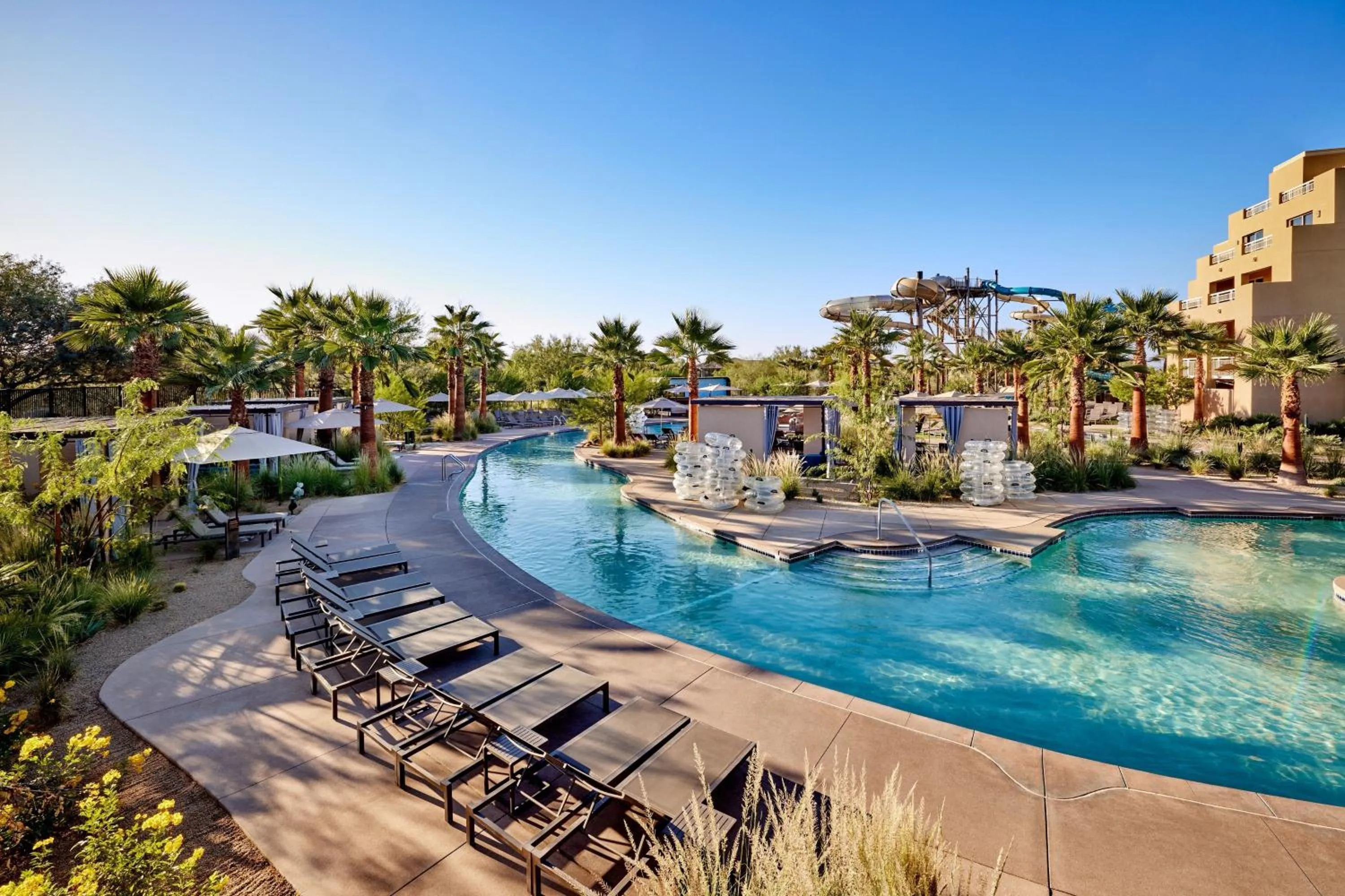 Swimming pool in JW Marriott Phoenix Desert Ridge Resort & Spa