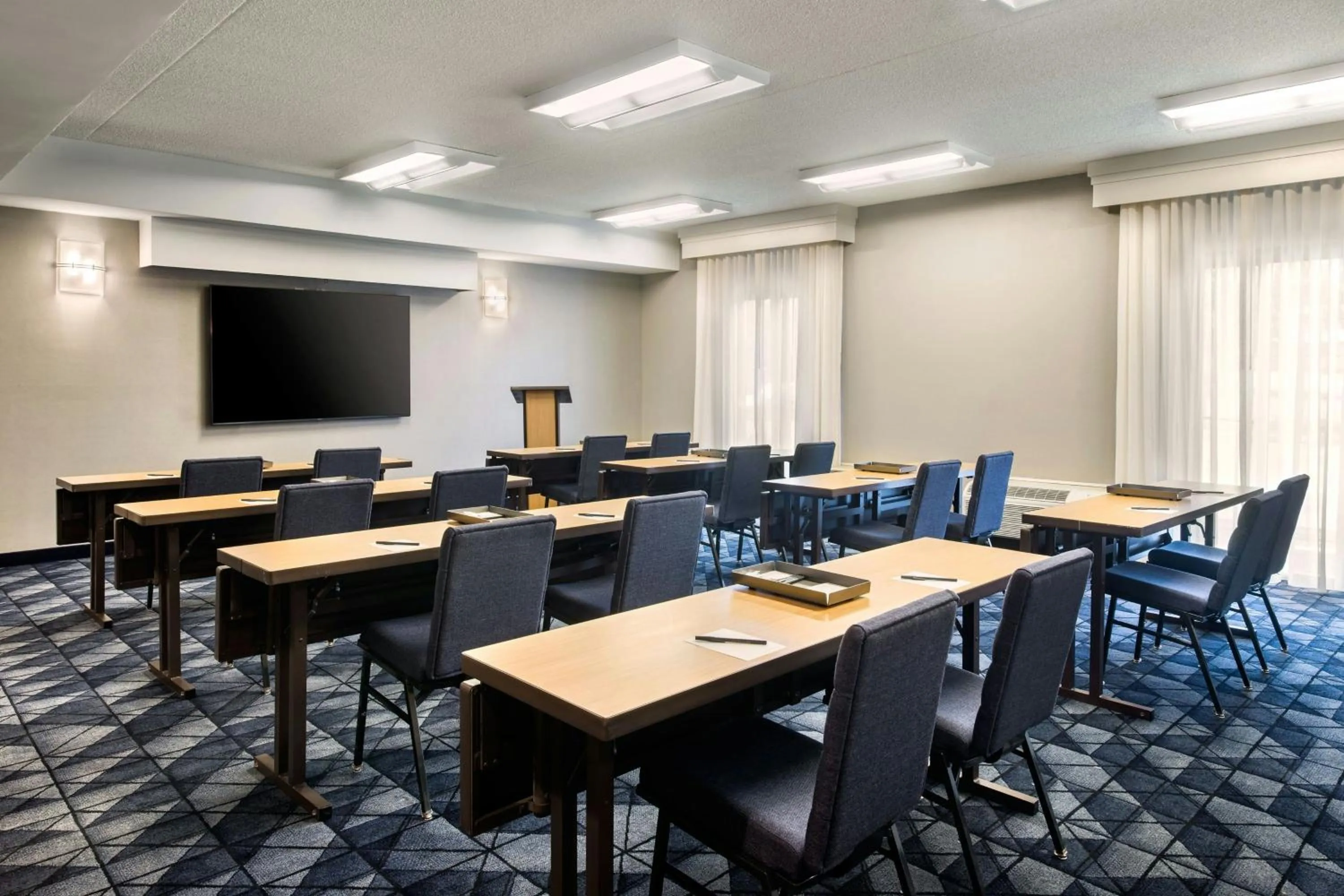 Meeting/conference room in Courtyard by Marriott Phoenix North