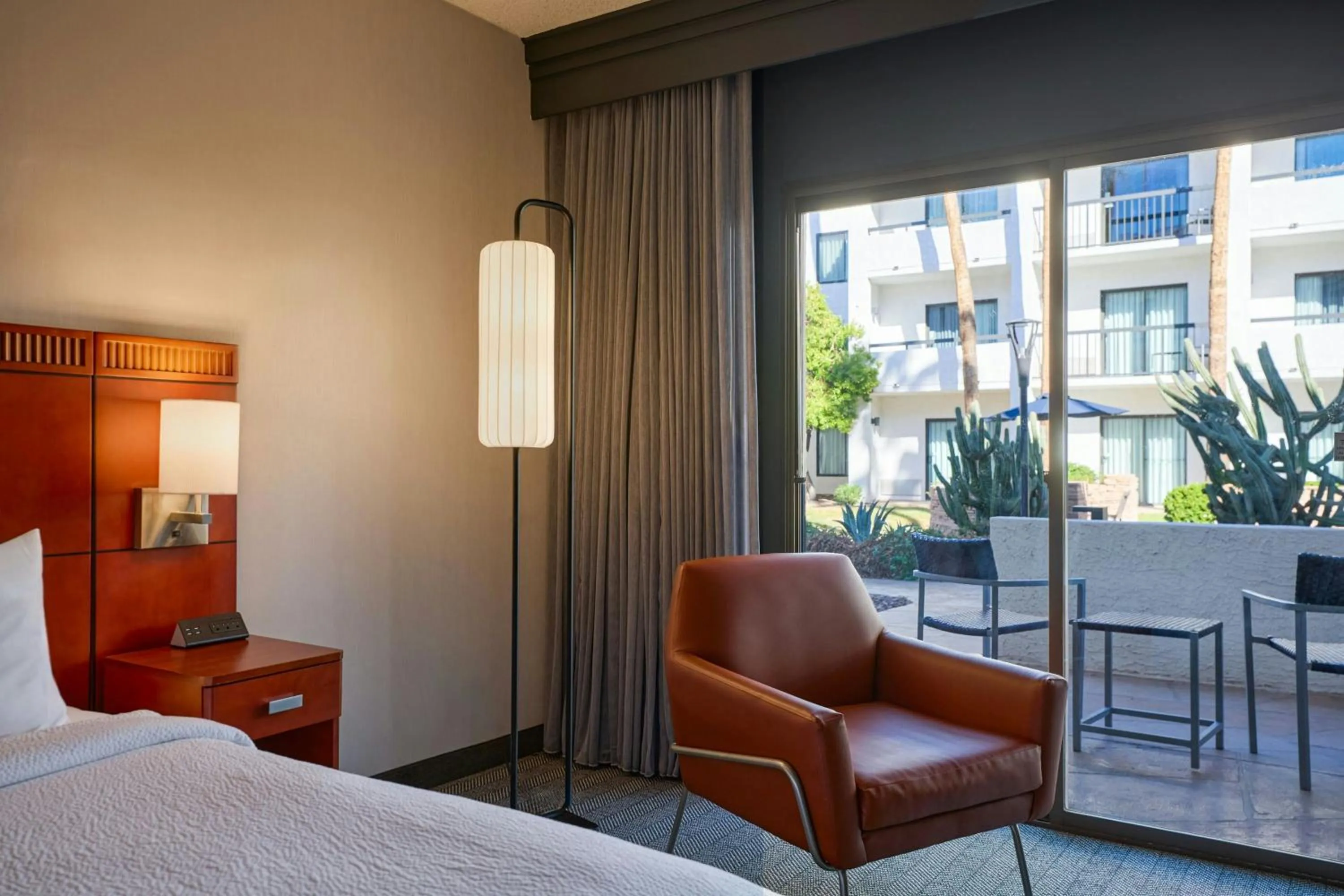 Photo of the whole room, Bed in Courtyard by Marriott Phoenix North