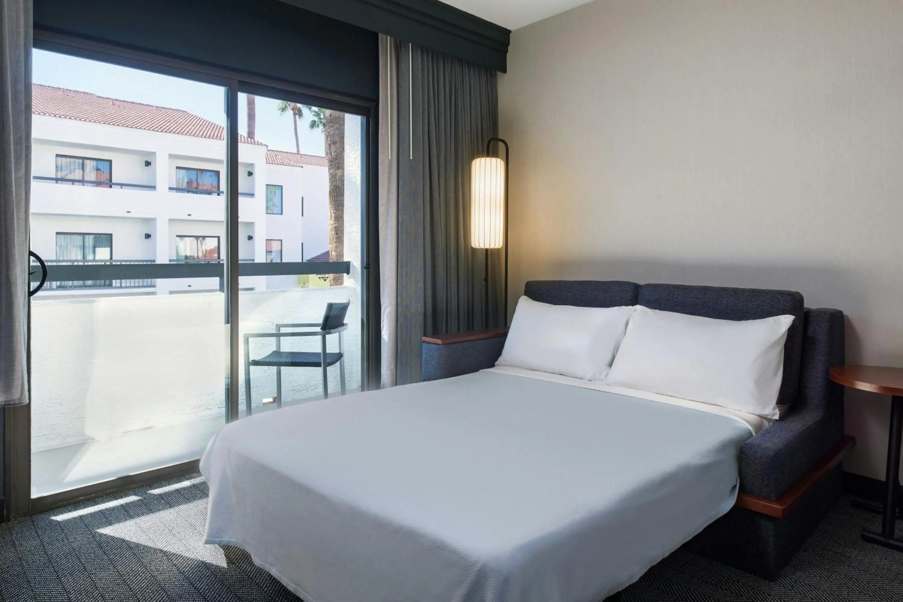 Photo of the whole room, Bed in Courtyard by Marriott Phoenix North