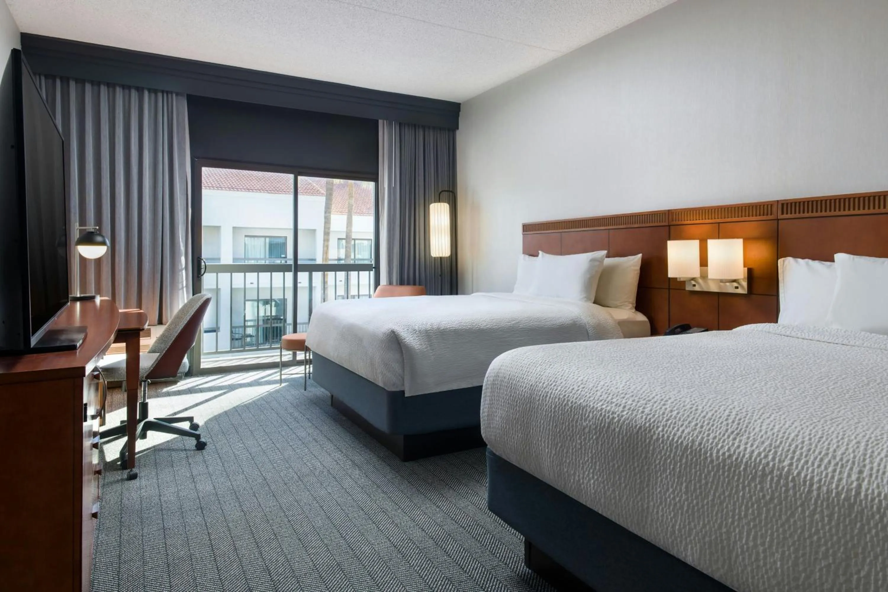Photo of the whole room, Bed in Courtyard by Marriott Phoenix North
