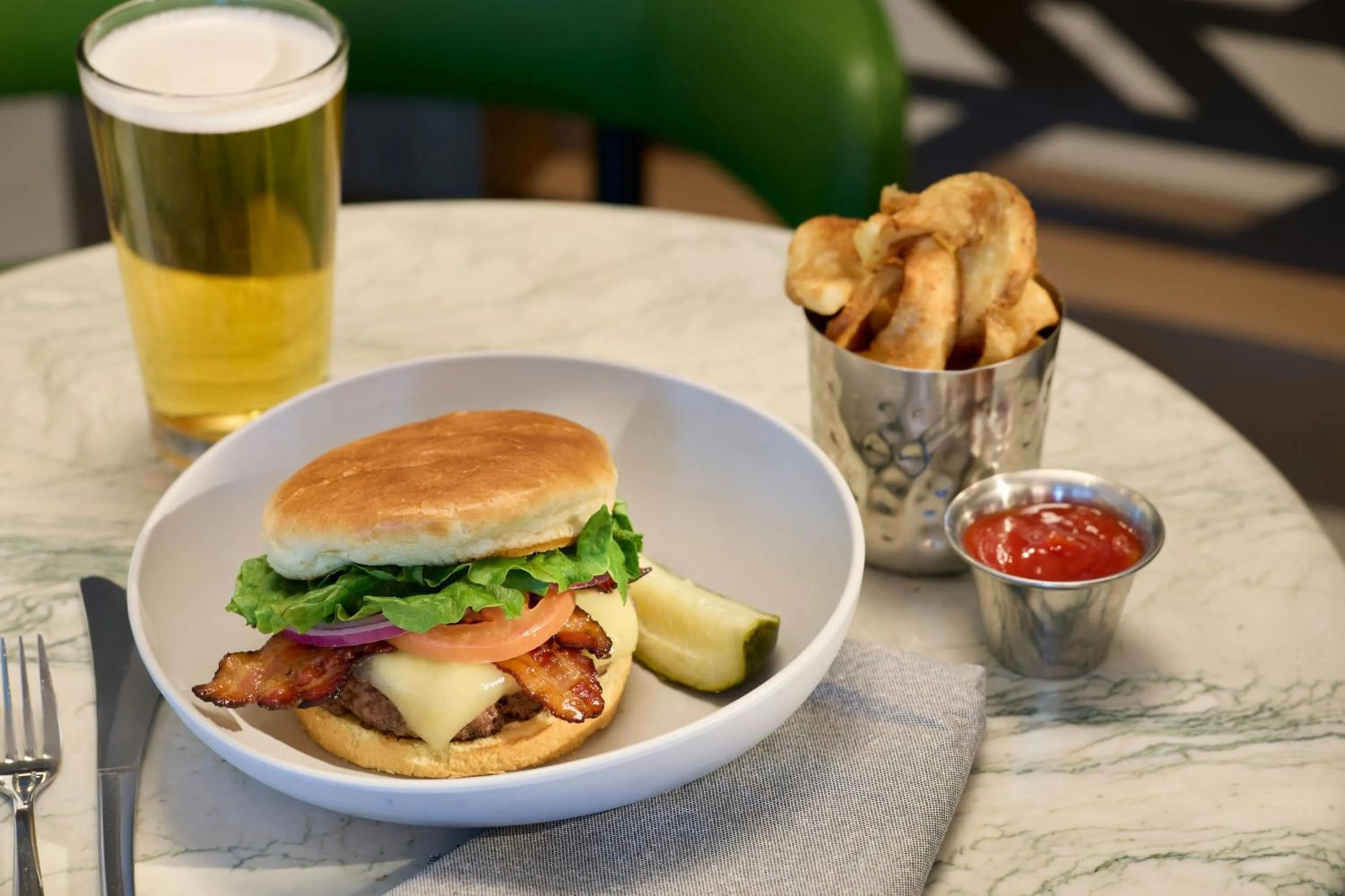 Restaurant/places to eat in Residence Inn Phoenix Desert View at Mayo Clinic