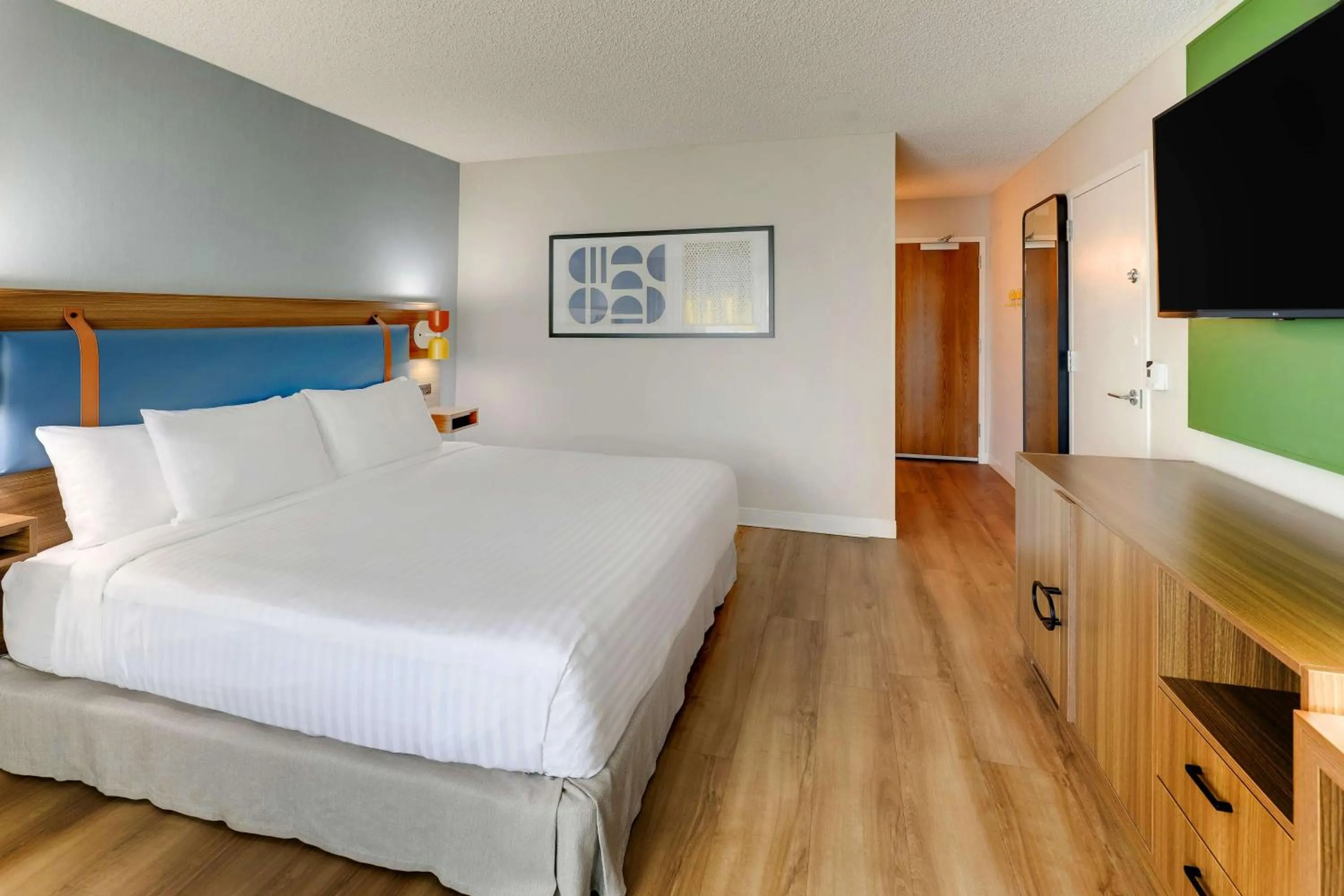 Bedroom, Bed in Sonesta Select Scottsdale at Mayo Clinic Campus
