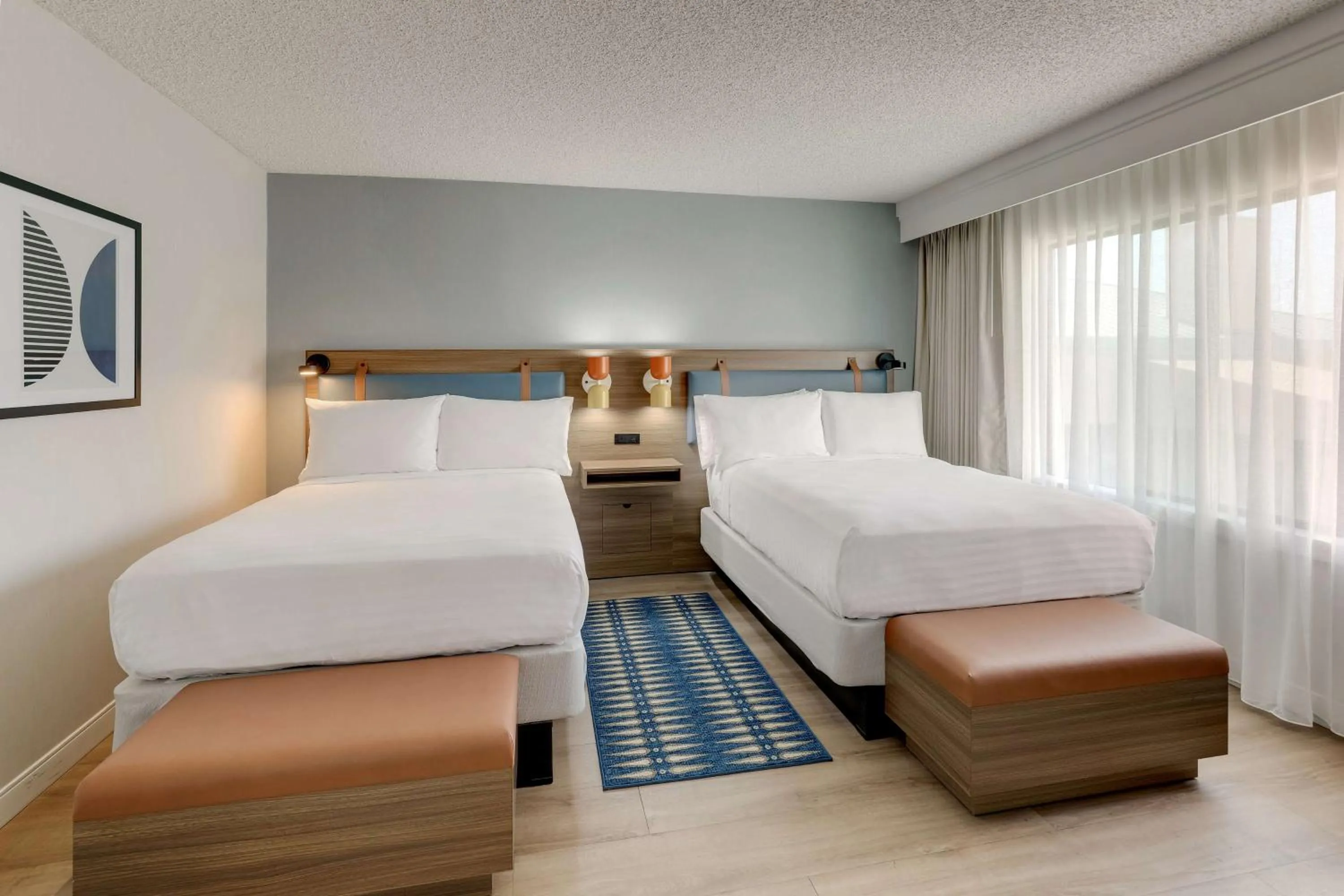 Photo of the whole room, Bed in Sonesta Select Scottsdale at Mayo Clinic Campus