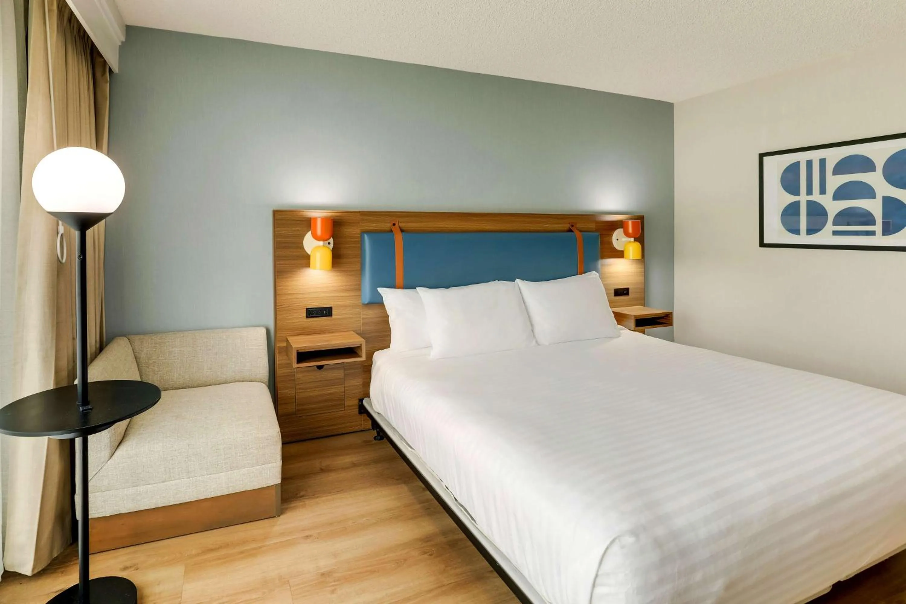 Bedroom, Bed in Sonesta Select Scottsdale at Mayo Clinic Campus