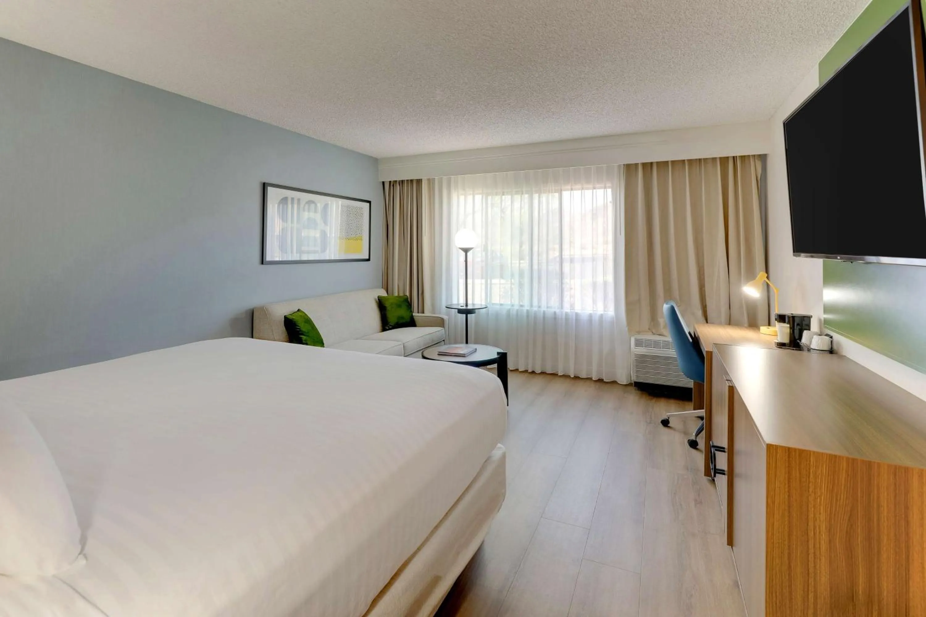 Bedroom, Bed in Sonesta Select Scottsdale at Mayo Clinic Campus