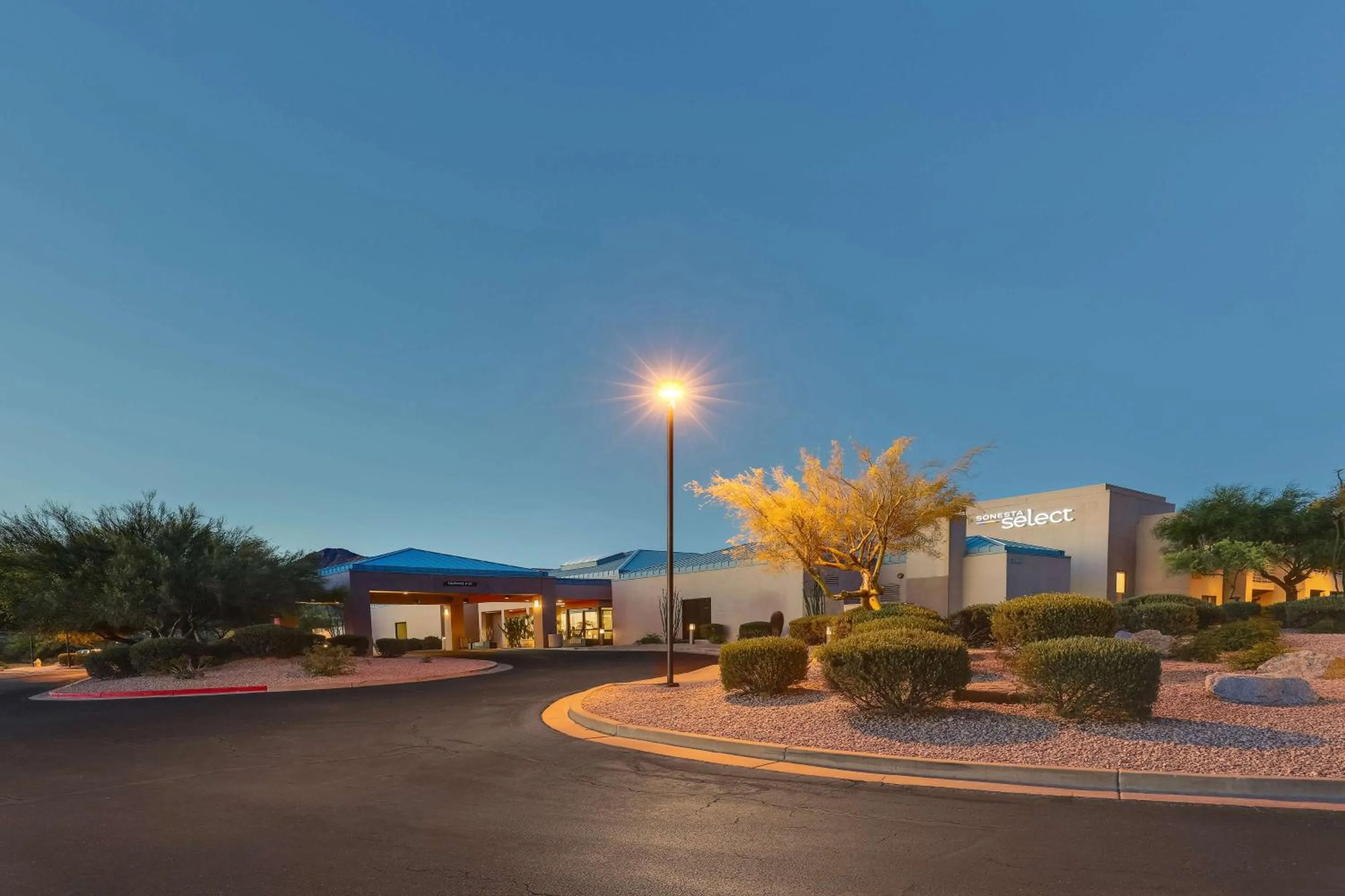 Property building in Sonesta Select Scottsdale at Mayo Clinic Campus