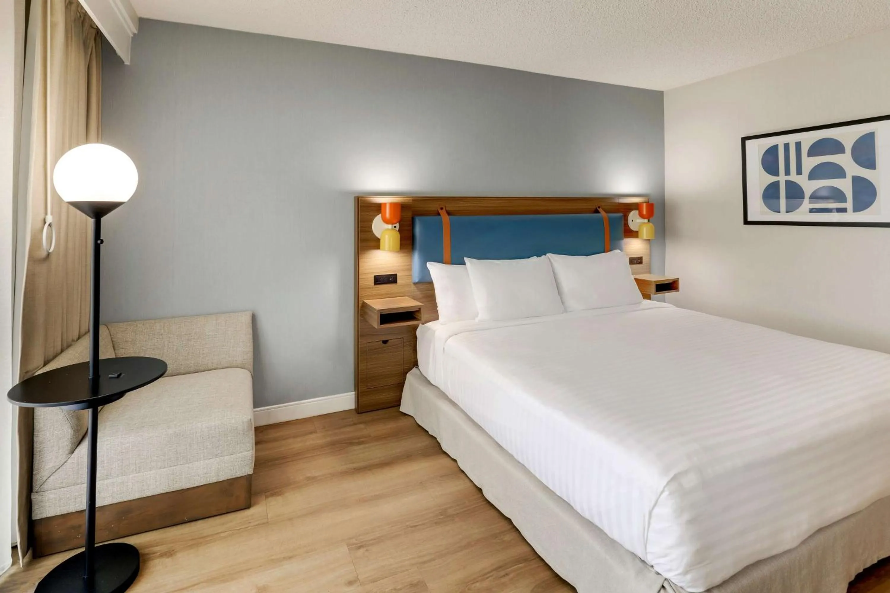 Bedroom, Bed in Sonesta Select Scottsdale at Mayo Clinic Campus