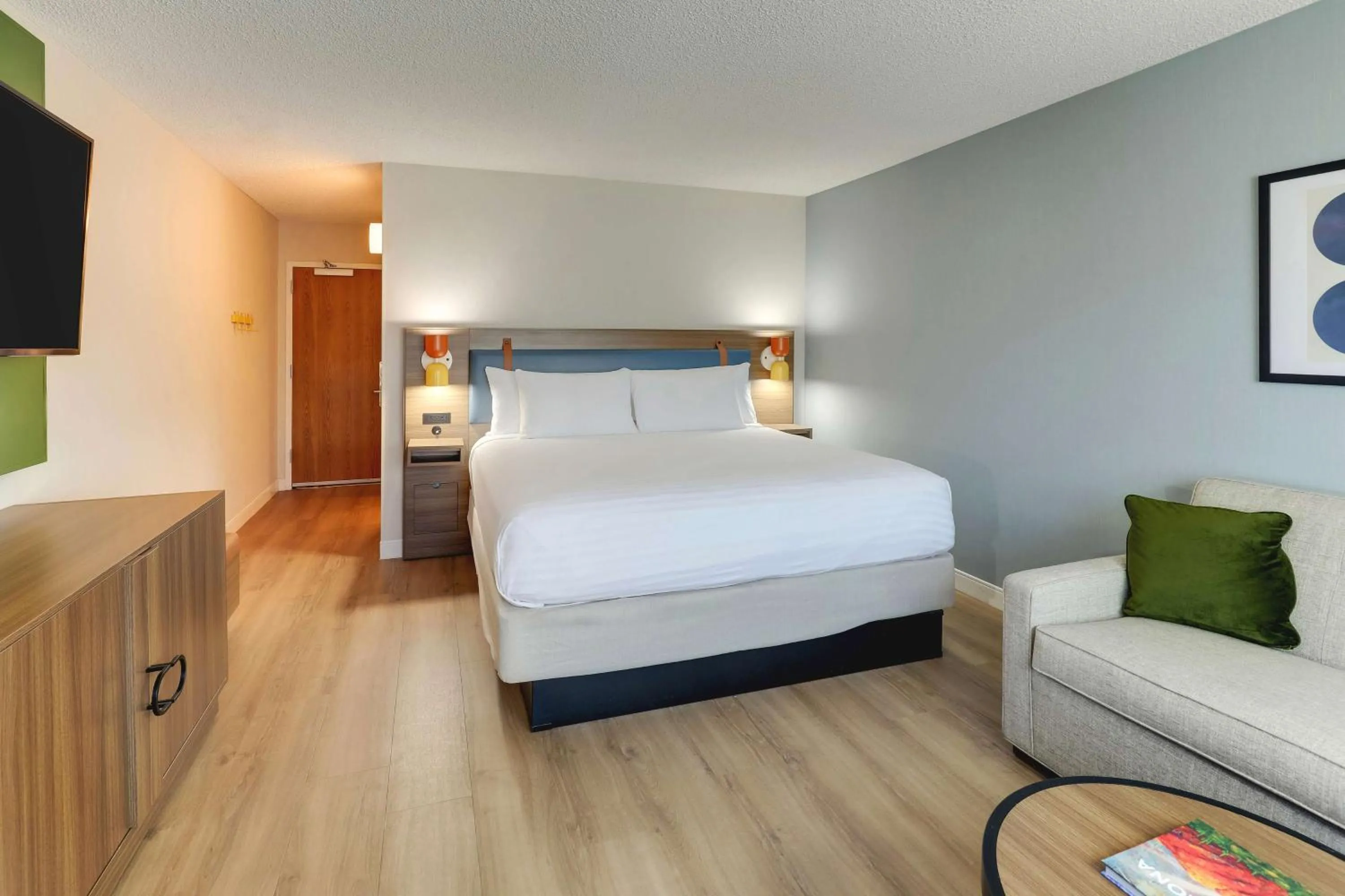 Bedroom, Bed in Sonesta Select Scottsdale at Mayo Clinic Campus