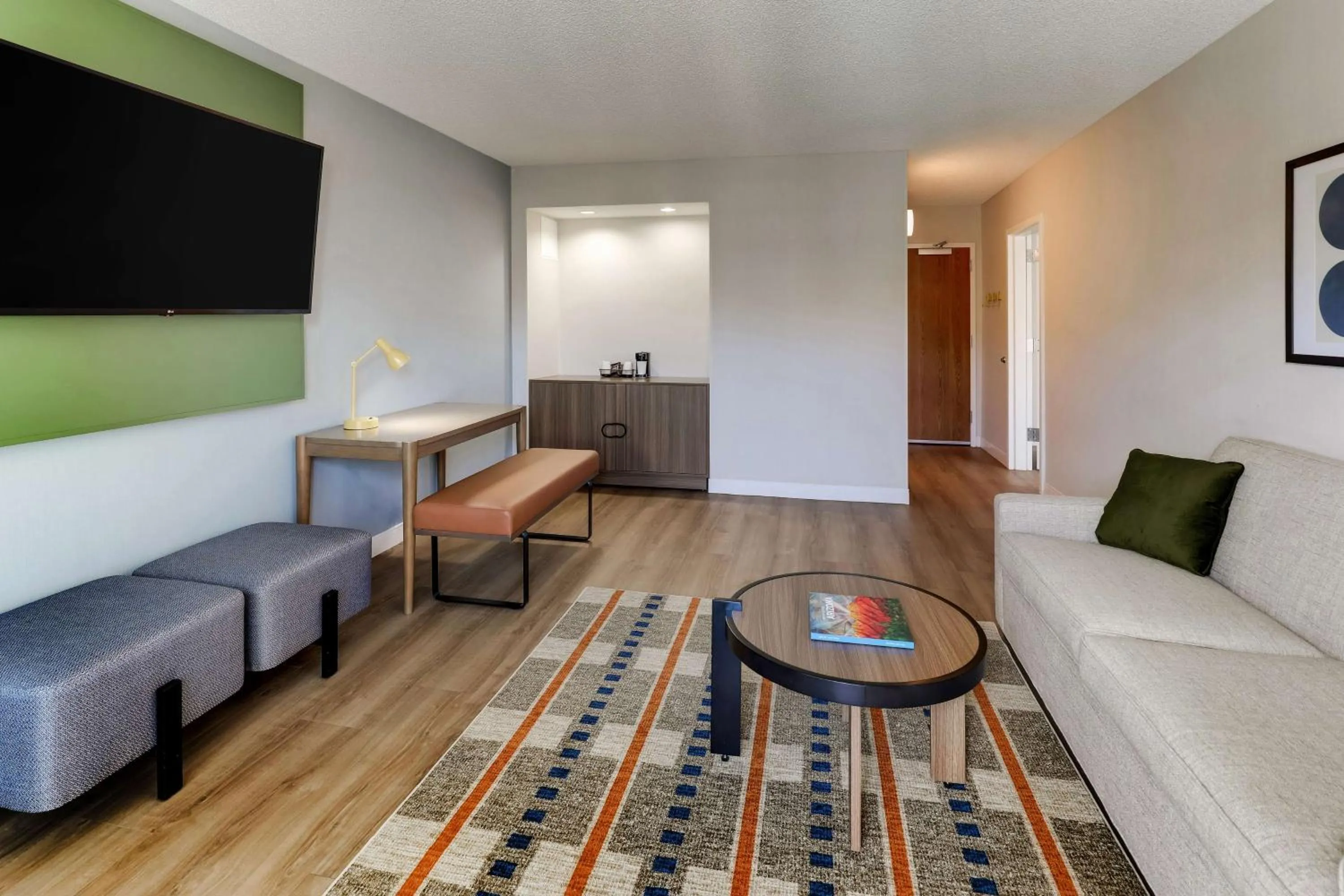 Photo of the whole room in Sonesta Select Scottsdale at Mayo Clinic Campus