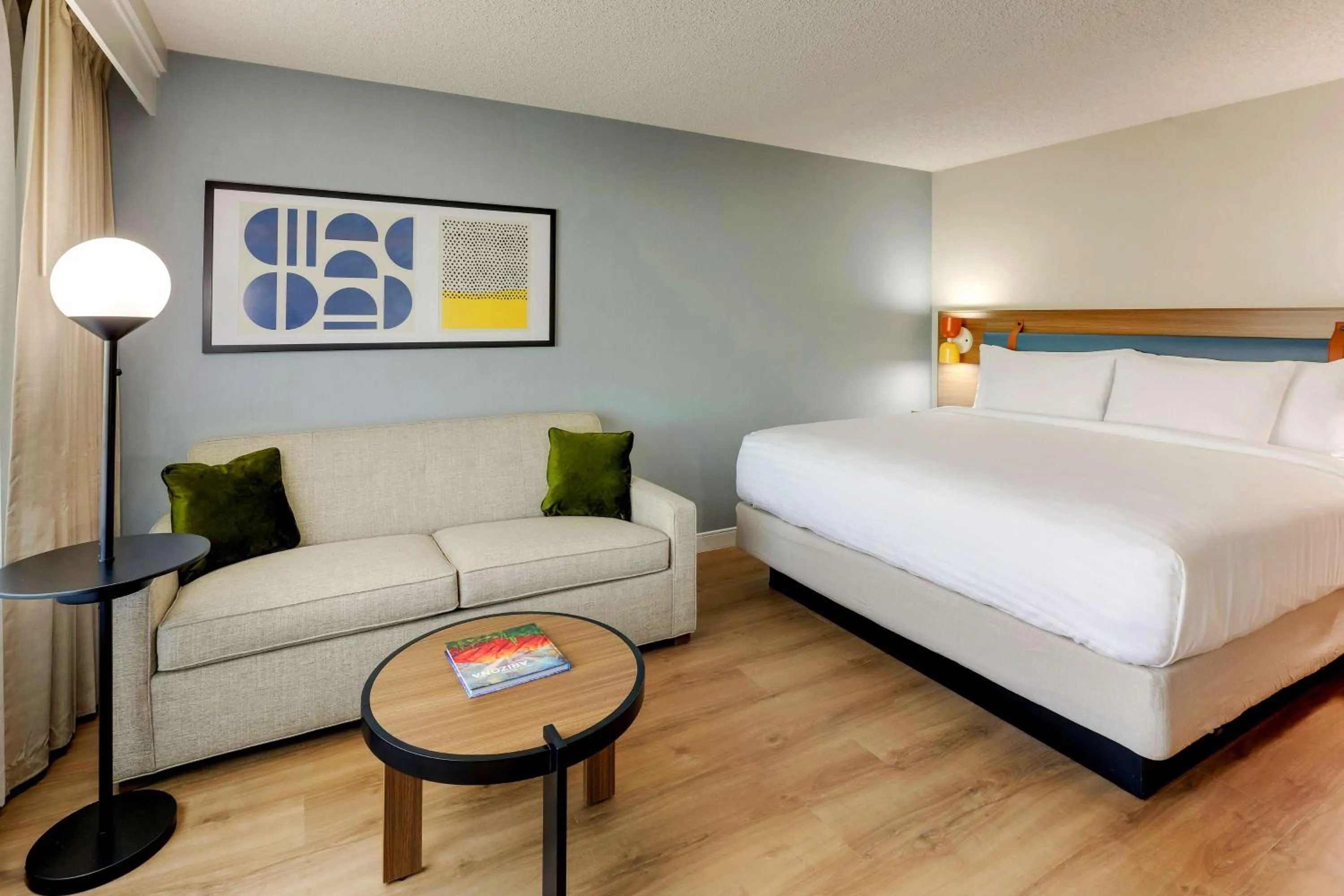 Bedroom, Bed in Sonesta Select Scottsdale at Mayo Clinic Campus