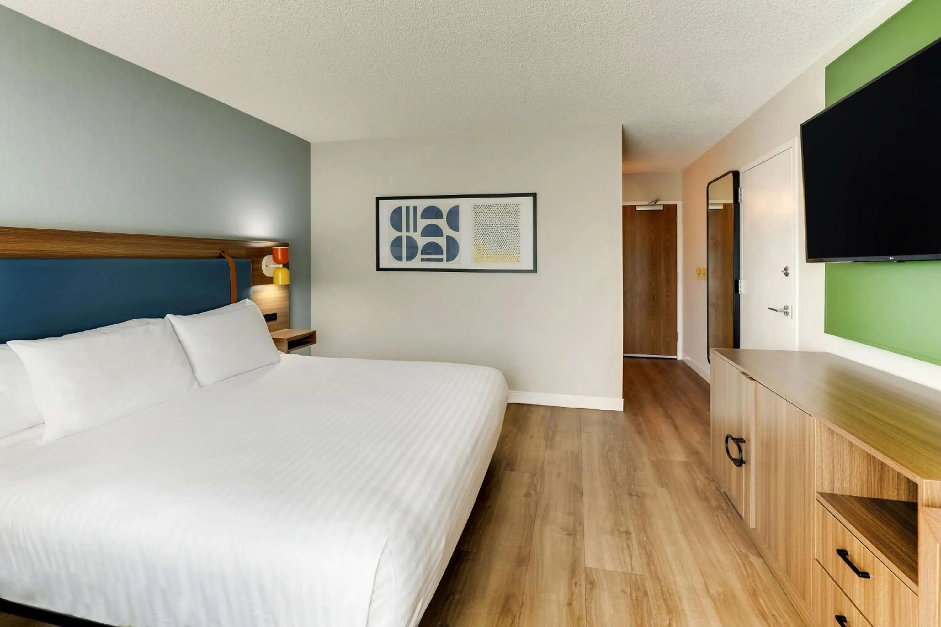 Bedroom, Bed in Sonesta Select Scottsdale at Mayo Clinic Campus