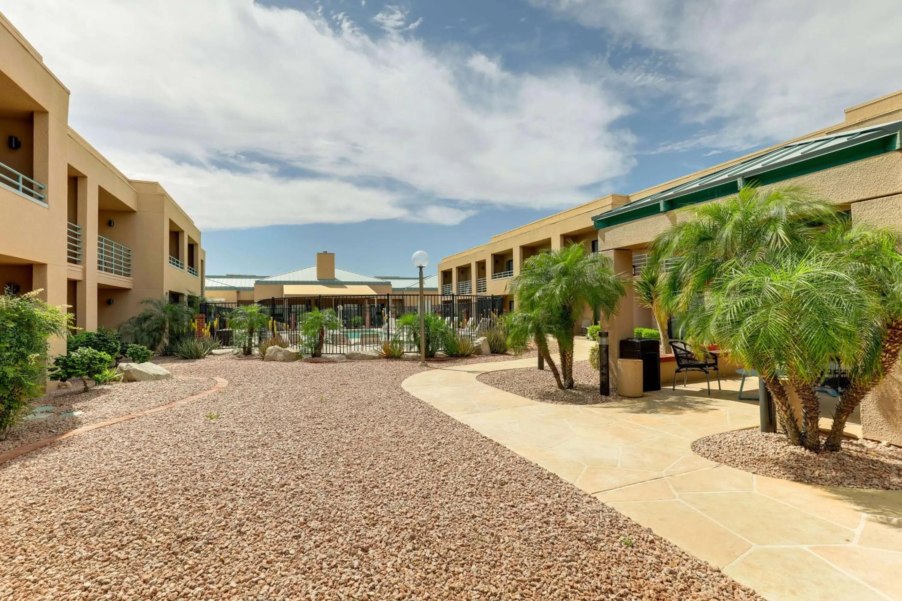 Property building in Sonesta Select Scottsdale at Mayo Clinic Campus