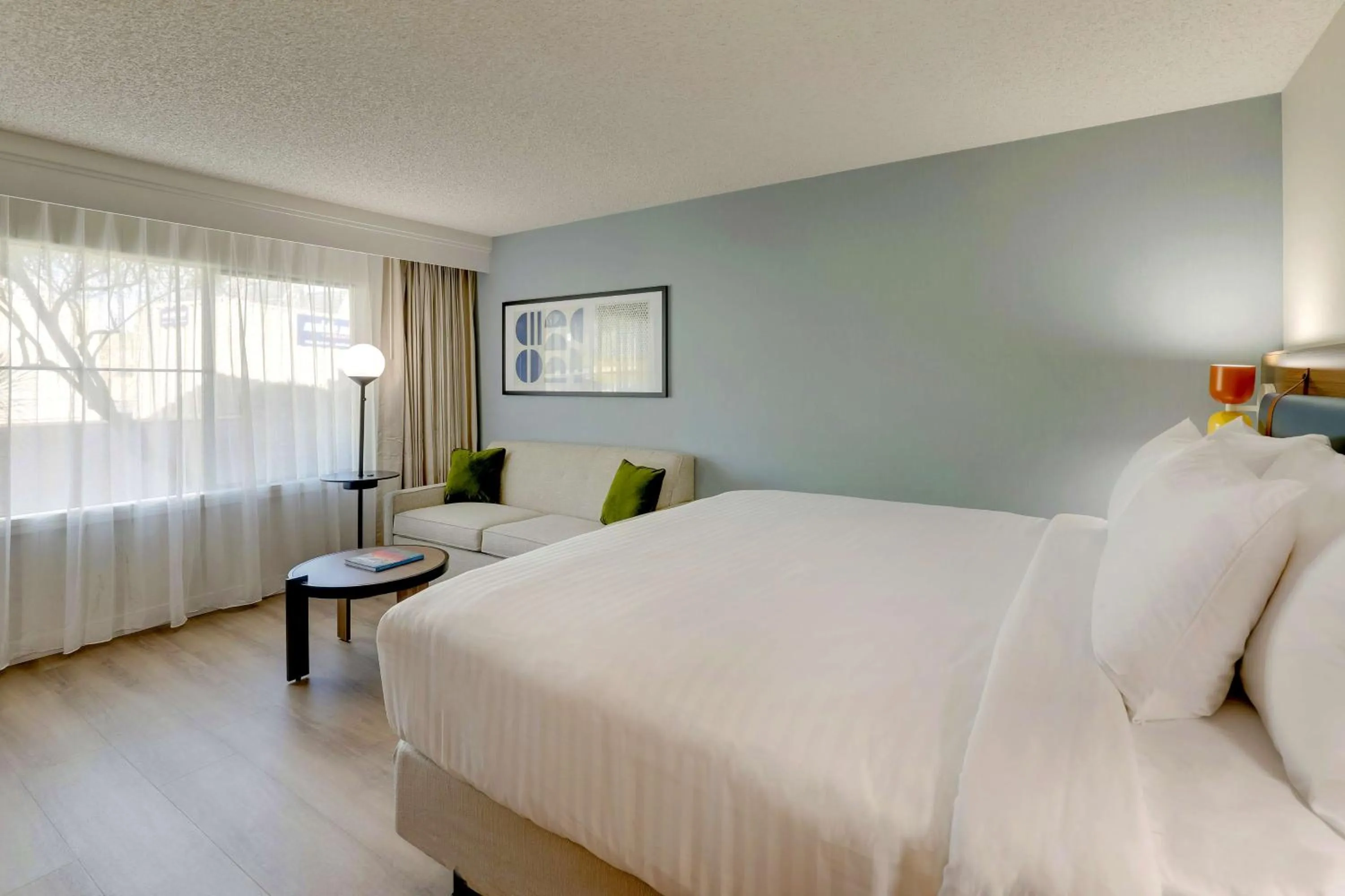 Bedroom, Bed in Sonesta Select Scottsdale at Mayo Clinic Campus