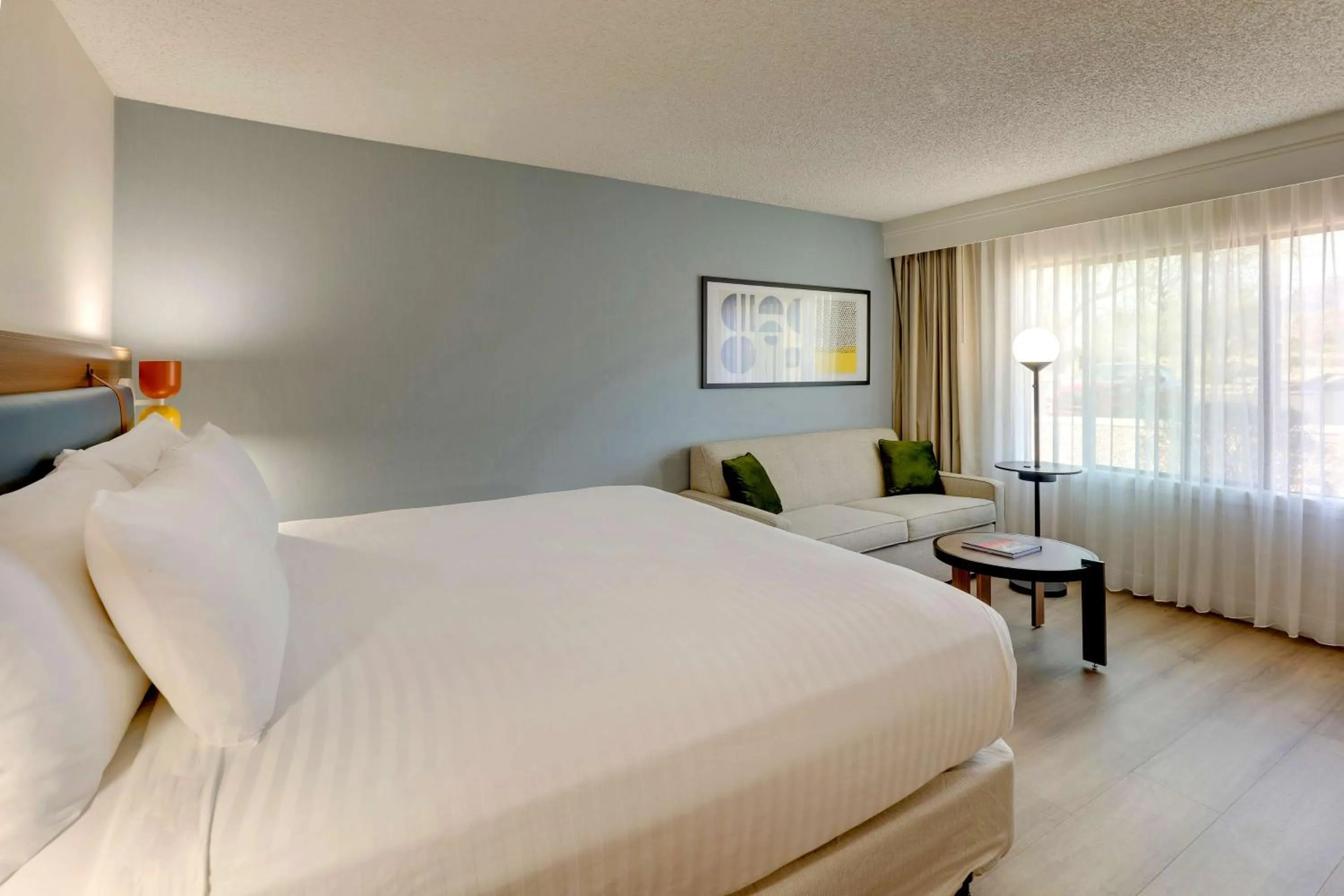 Bedroom, Bed in Sonesta Select Scottsdale at Mayo Clinic Campus