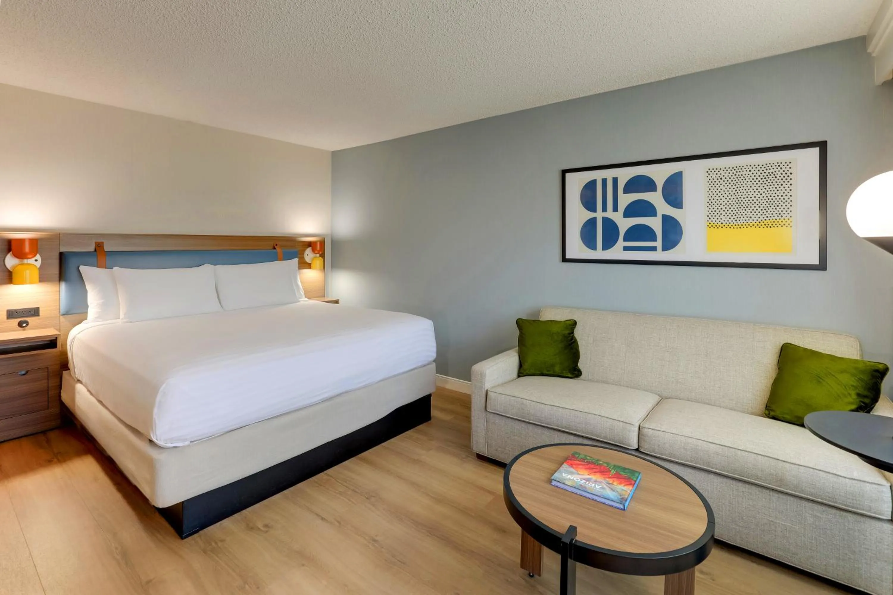 Bedroom, Bed in Sonesta Select Scottsdale at Mayo Clinic Campus