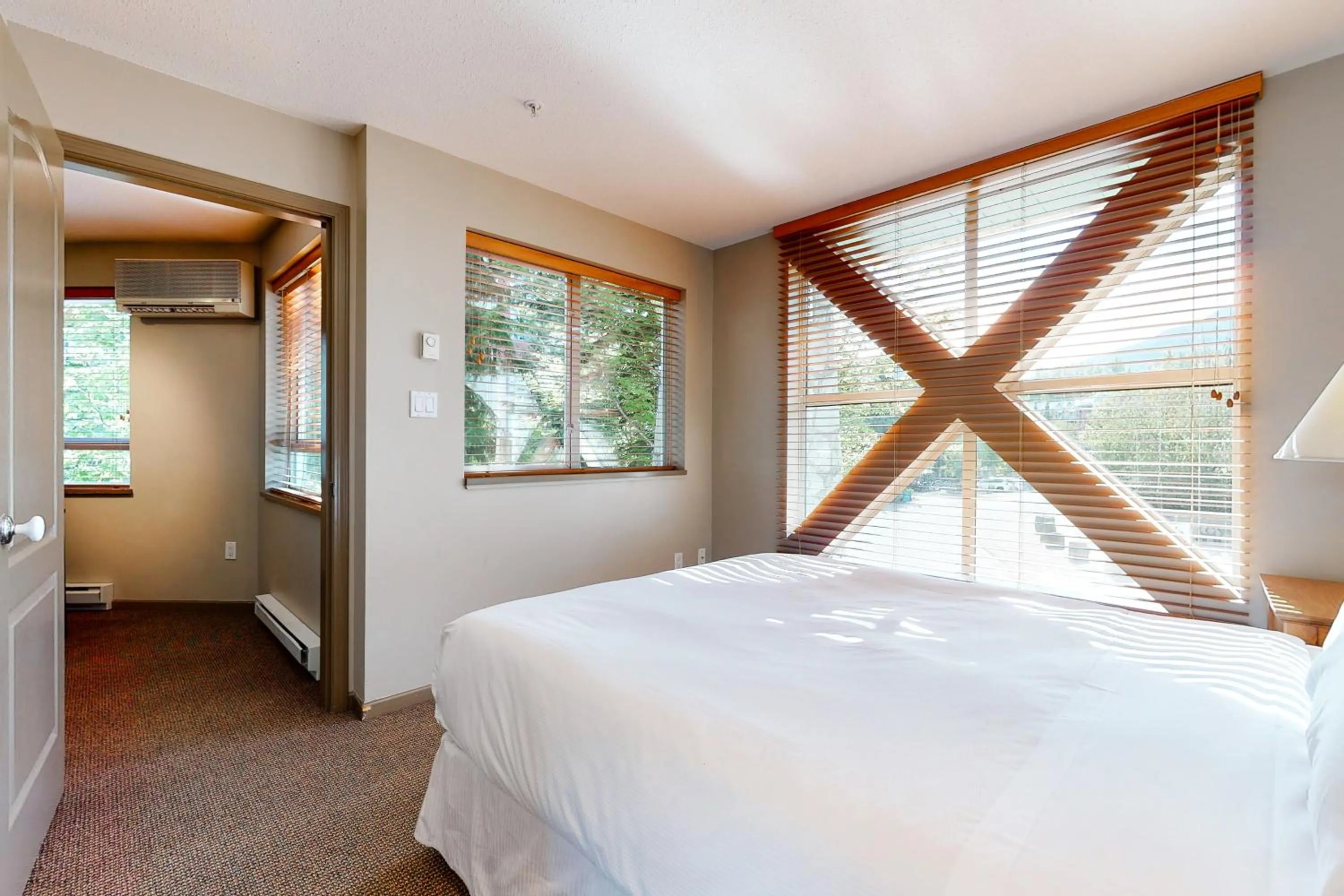 Bed in Town Plaza, Unit 256