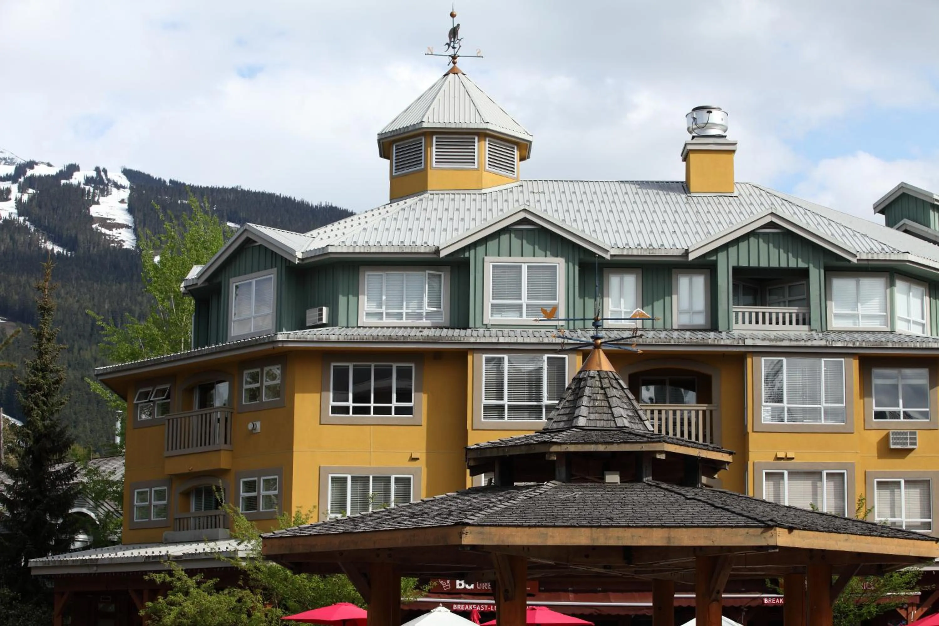 Town Plaza, Unit 256