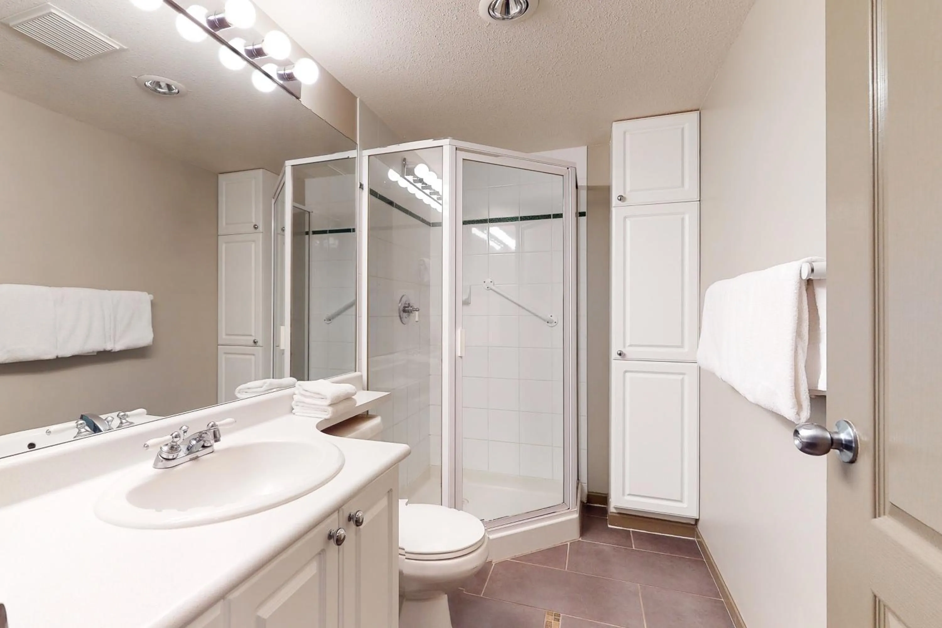 Town Plaza, Unit 256