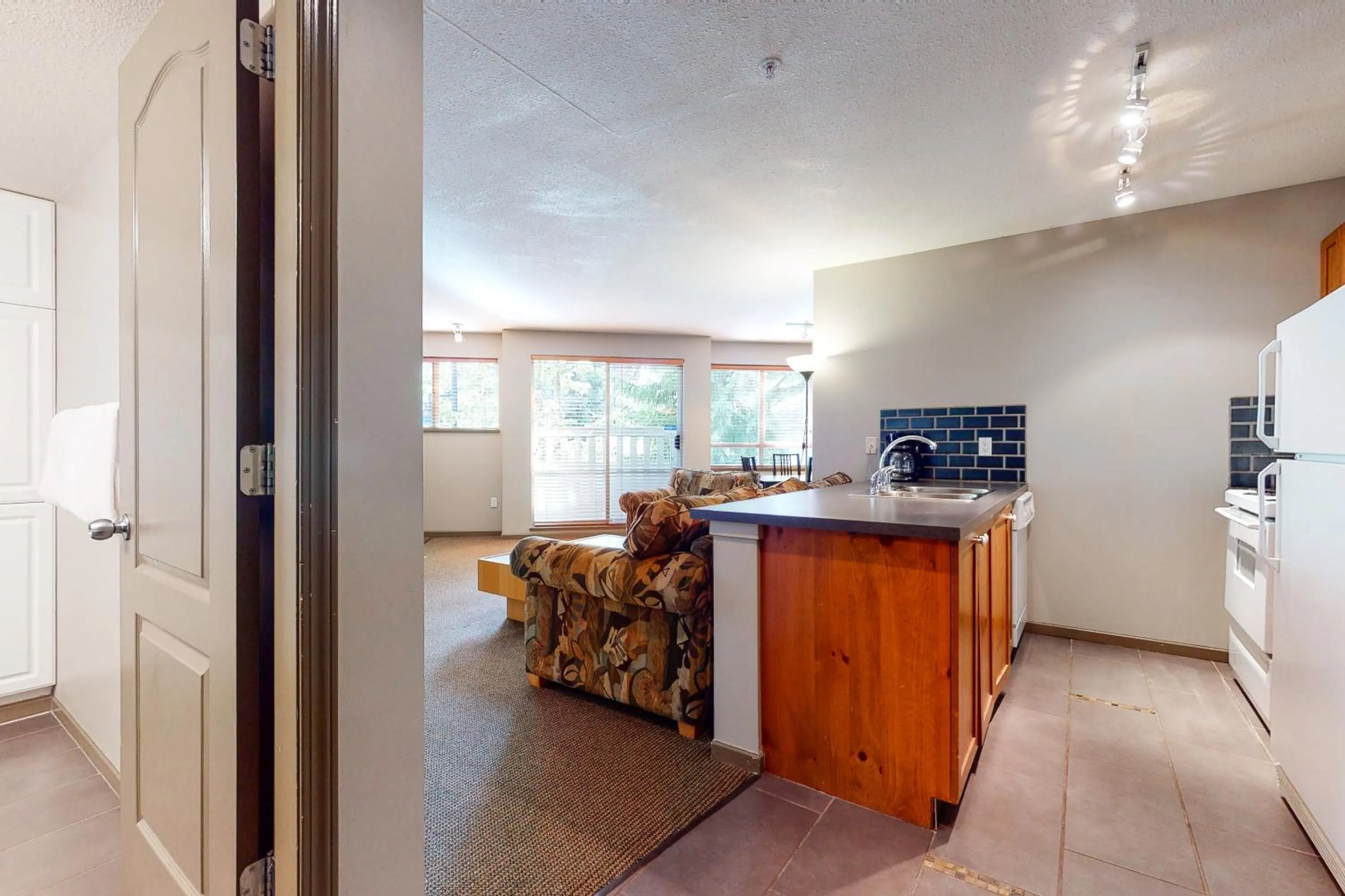 Town Plaza, Unit 256