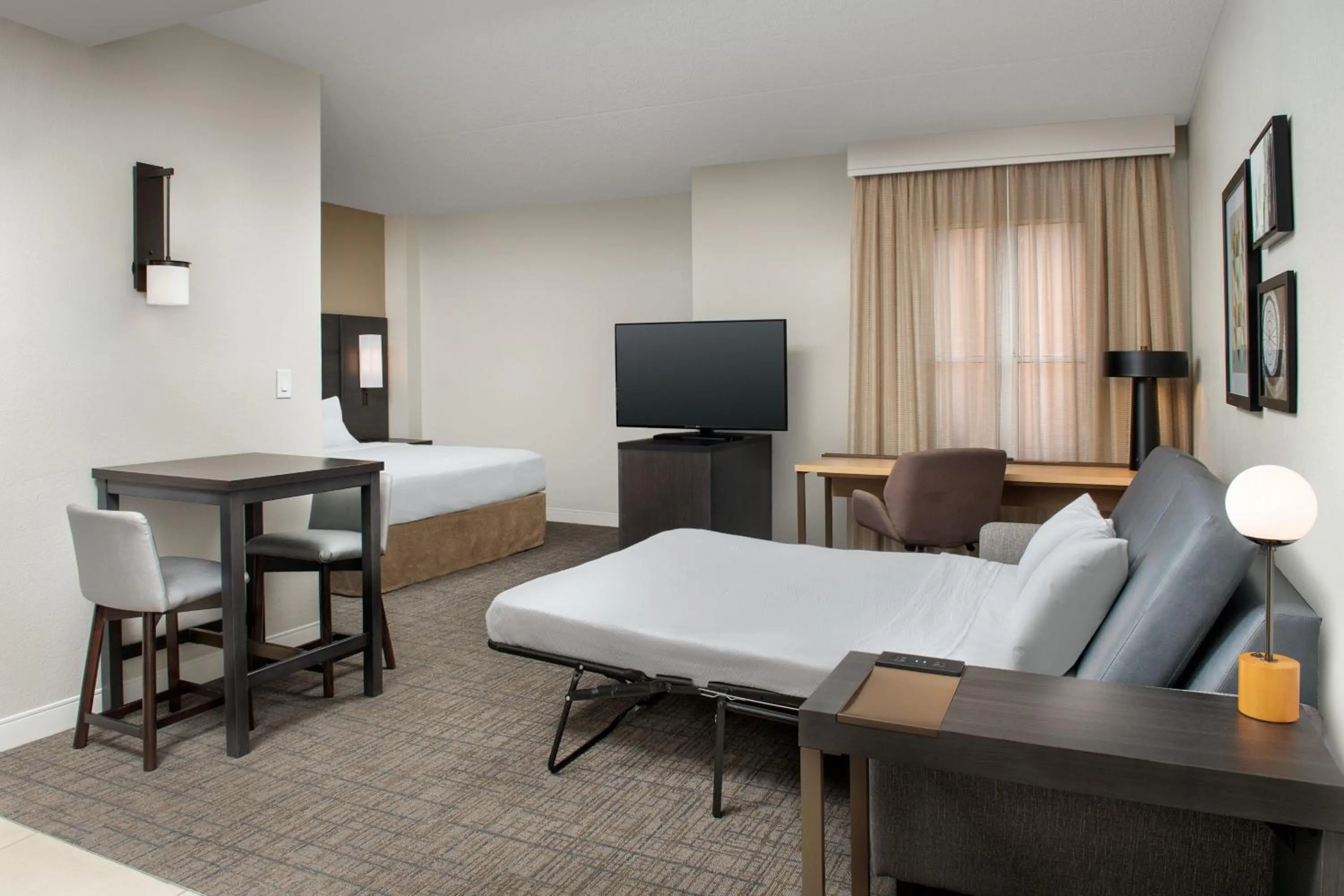 Bedroom, Bed in Residence Inn by Marriott Phoenix Airport