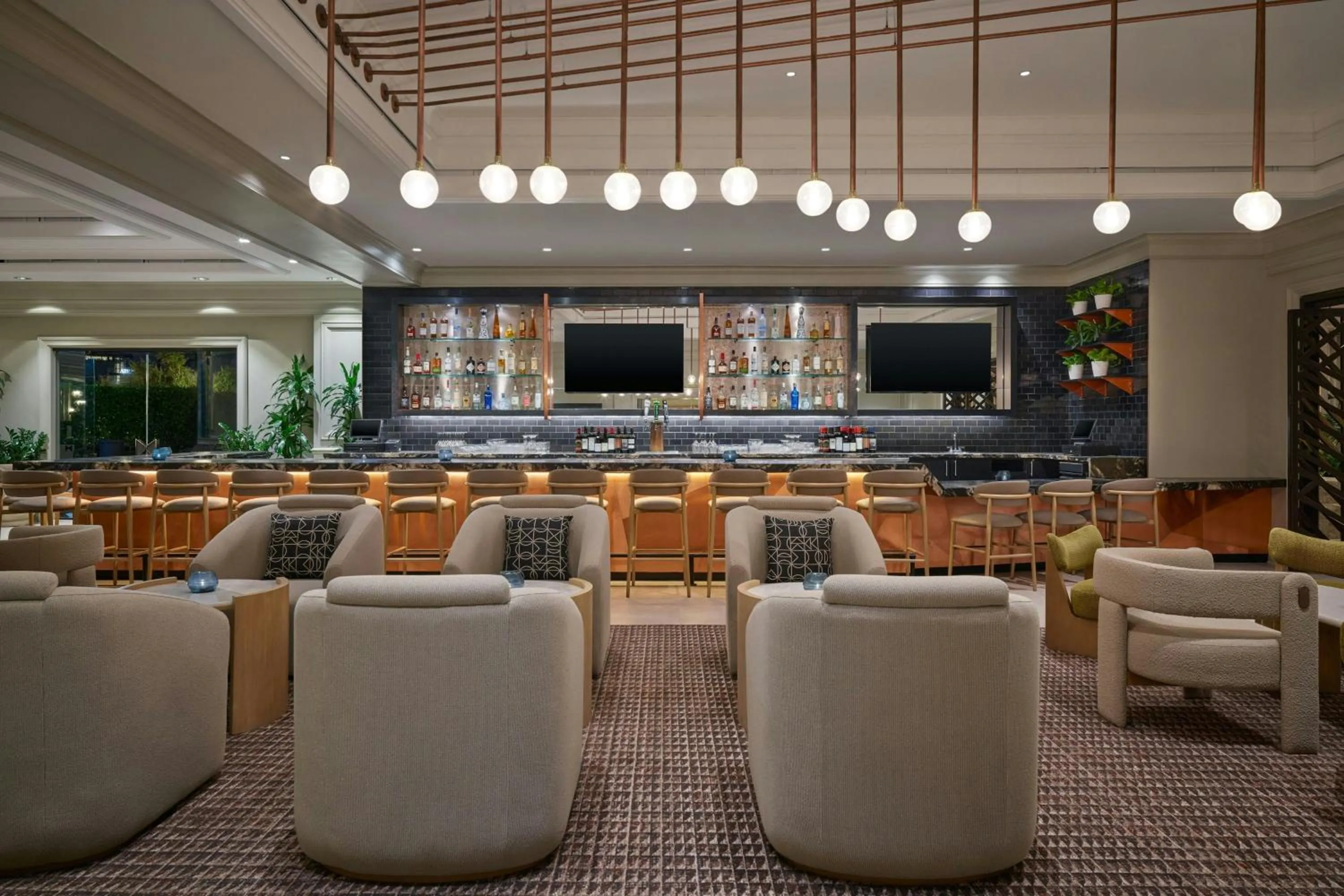 Lounge or bar in The Camby, Autograph Collection