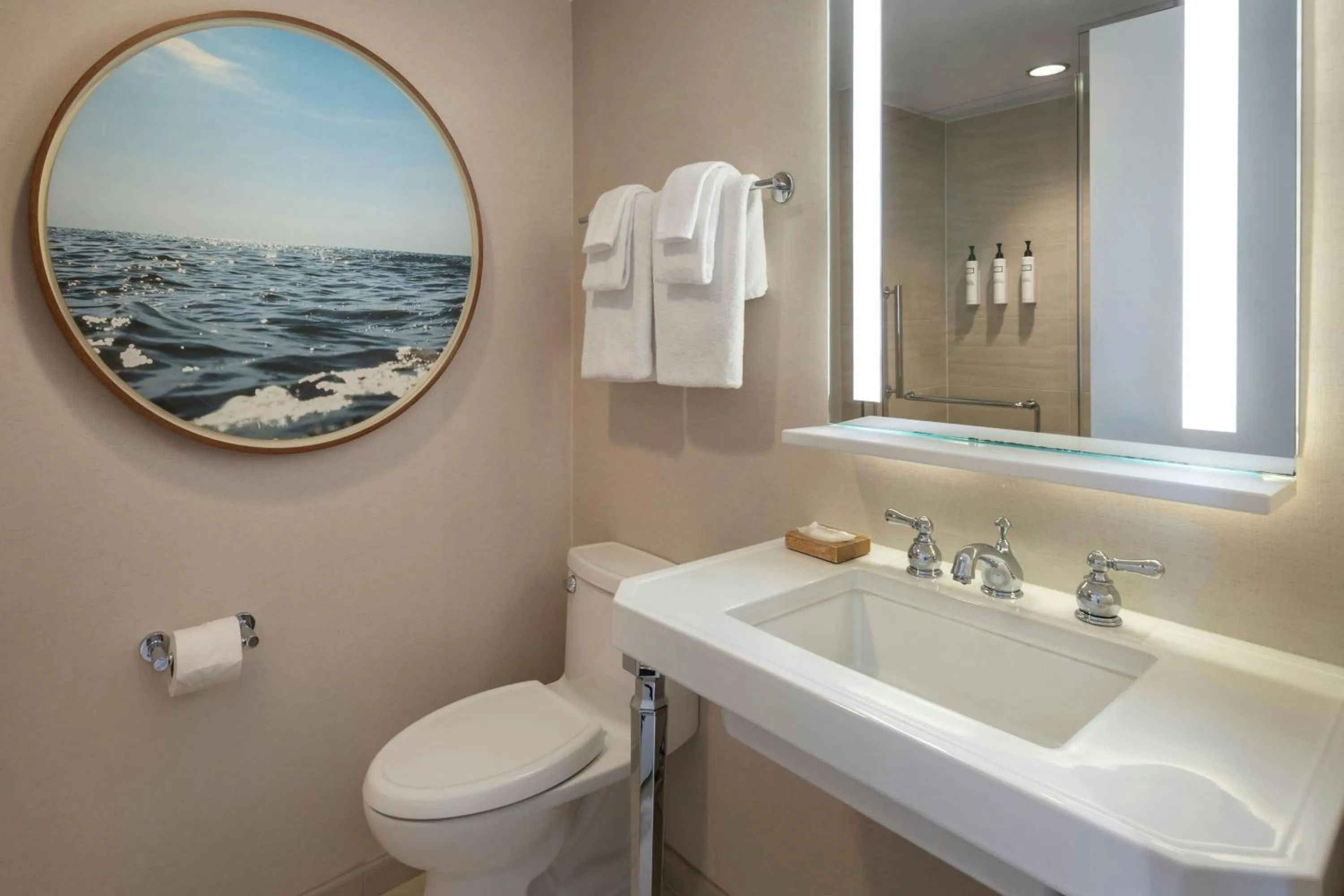 Bathroom in Newport Marriott Hotel & Spa