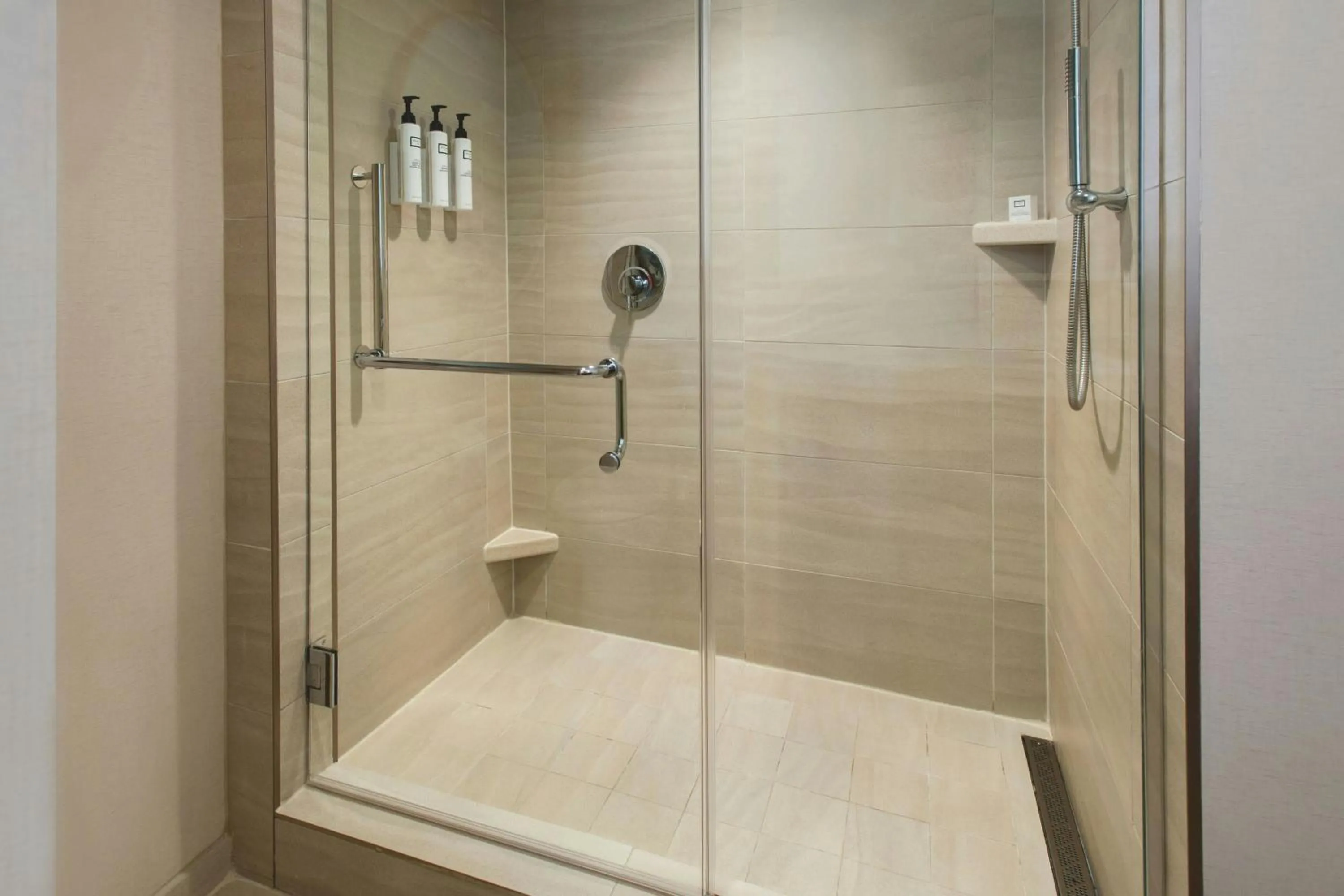 Bathroom in Newport Marriott Hotel & Spa