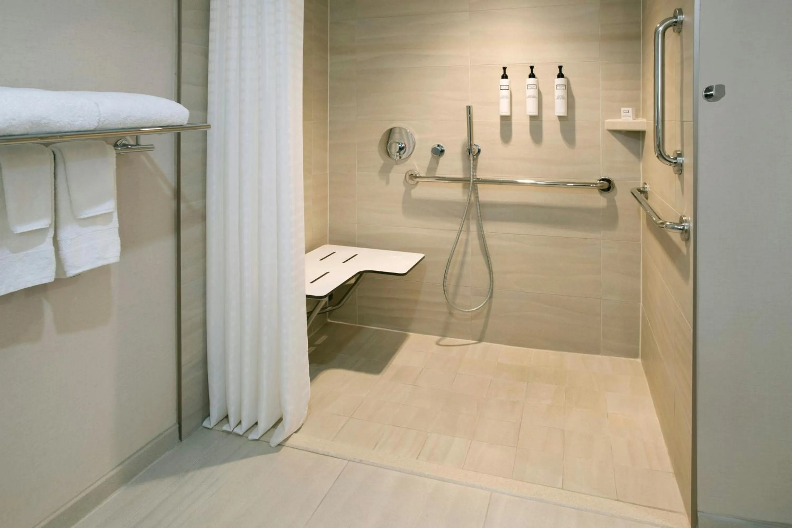 Bathroom in Newport Marriott Hotel & Spa