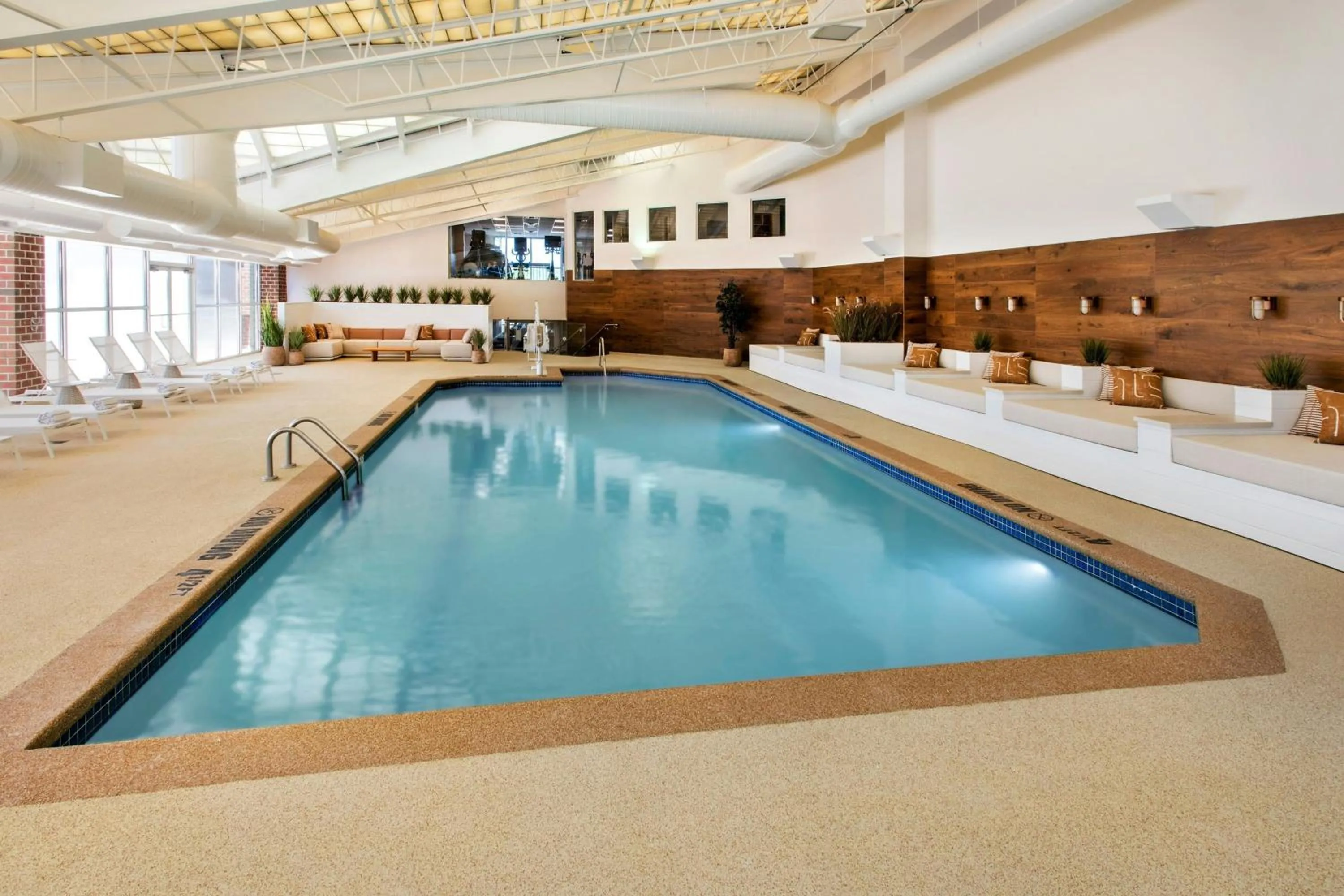 Swimming pool in Newport Marriott Hotel & Spa