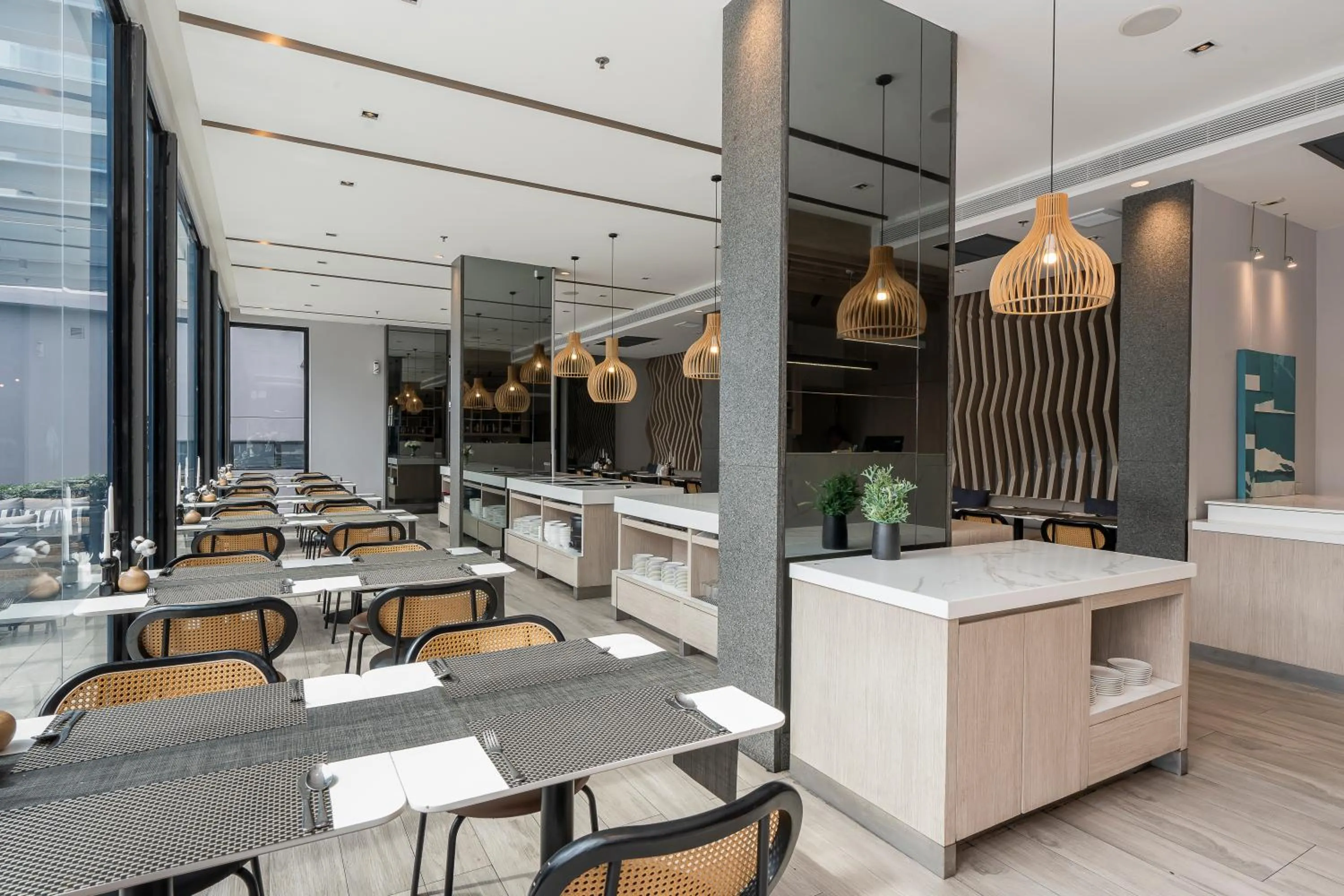 Restaurant/places to eat in Arden Hotel and Residence by At Mind